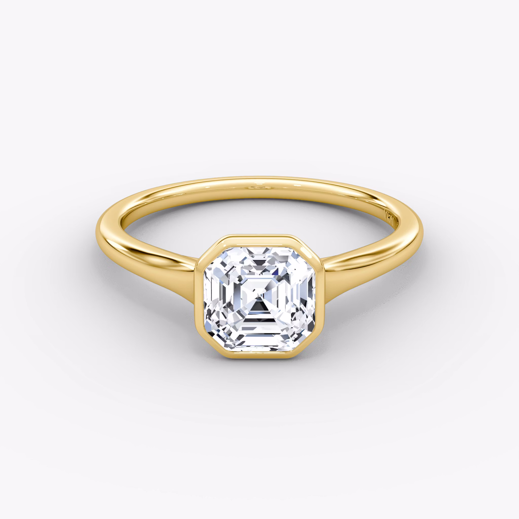 The Flat Edge Bezel Asscher | Yellow Gold