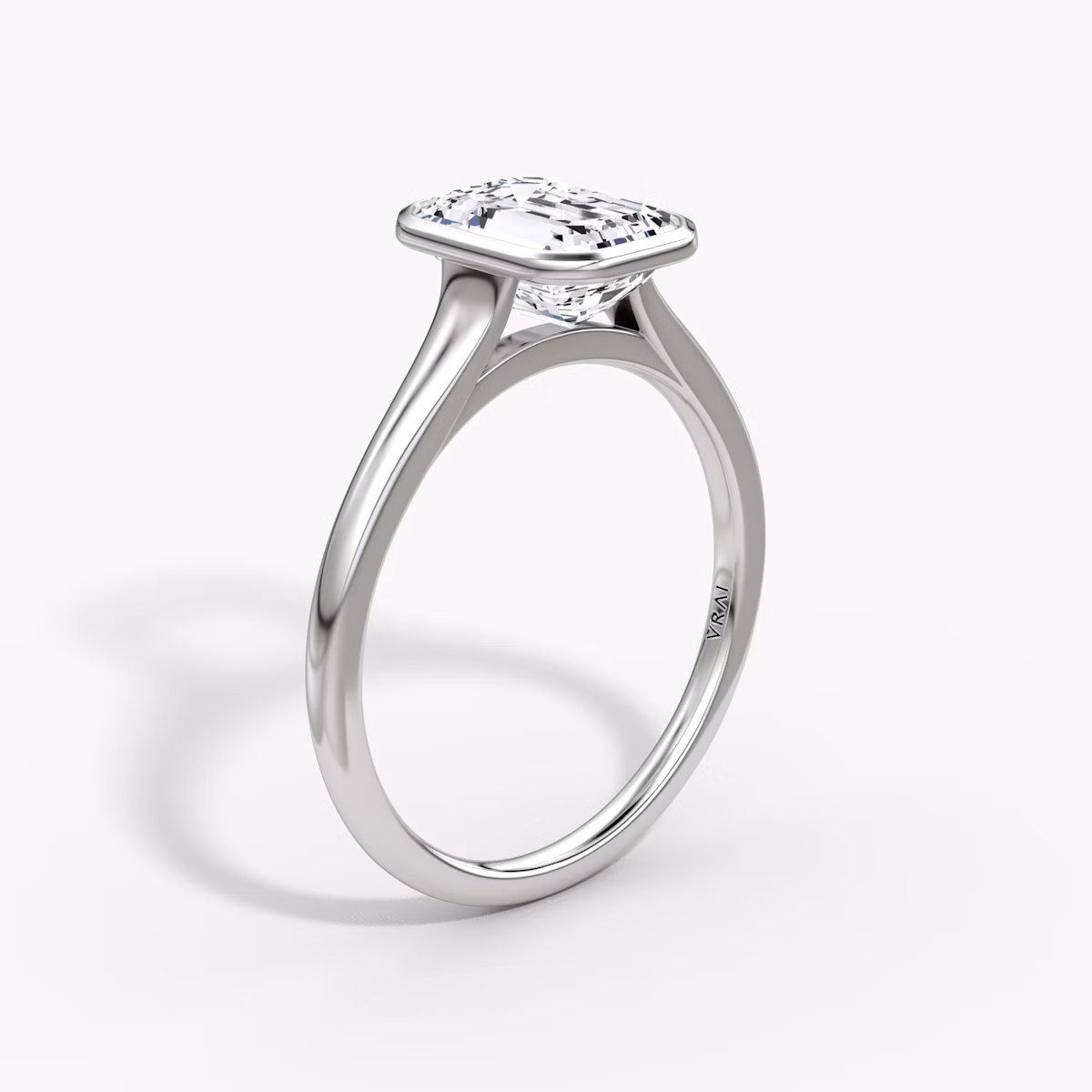 The Flat Edge Bezel | Emerald | 18k | White Gold | bandAccent: Plain | diamondOrientation: vertical | caratWeight: other