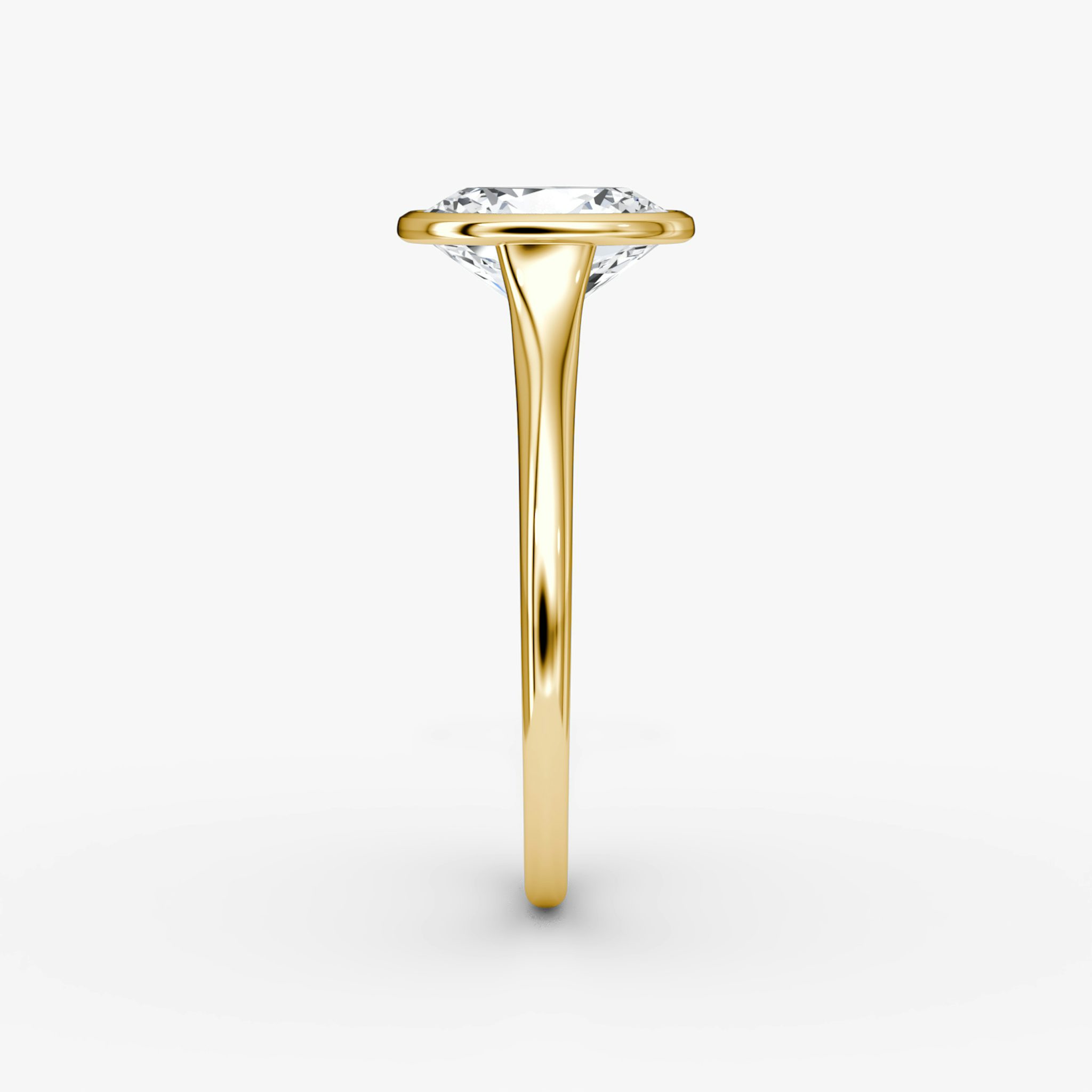 The Flat Edge Bezel | Oval | 18k | Yellow Gold | bandAccent: Plain | diamondOrientation: vertical | caratWeight: other
