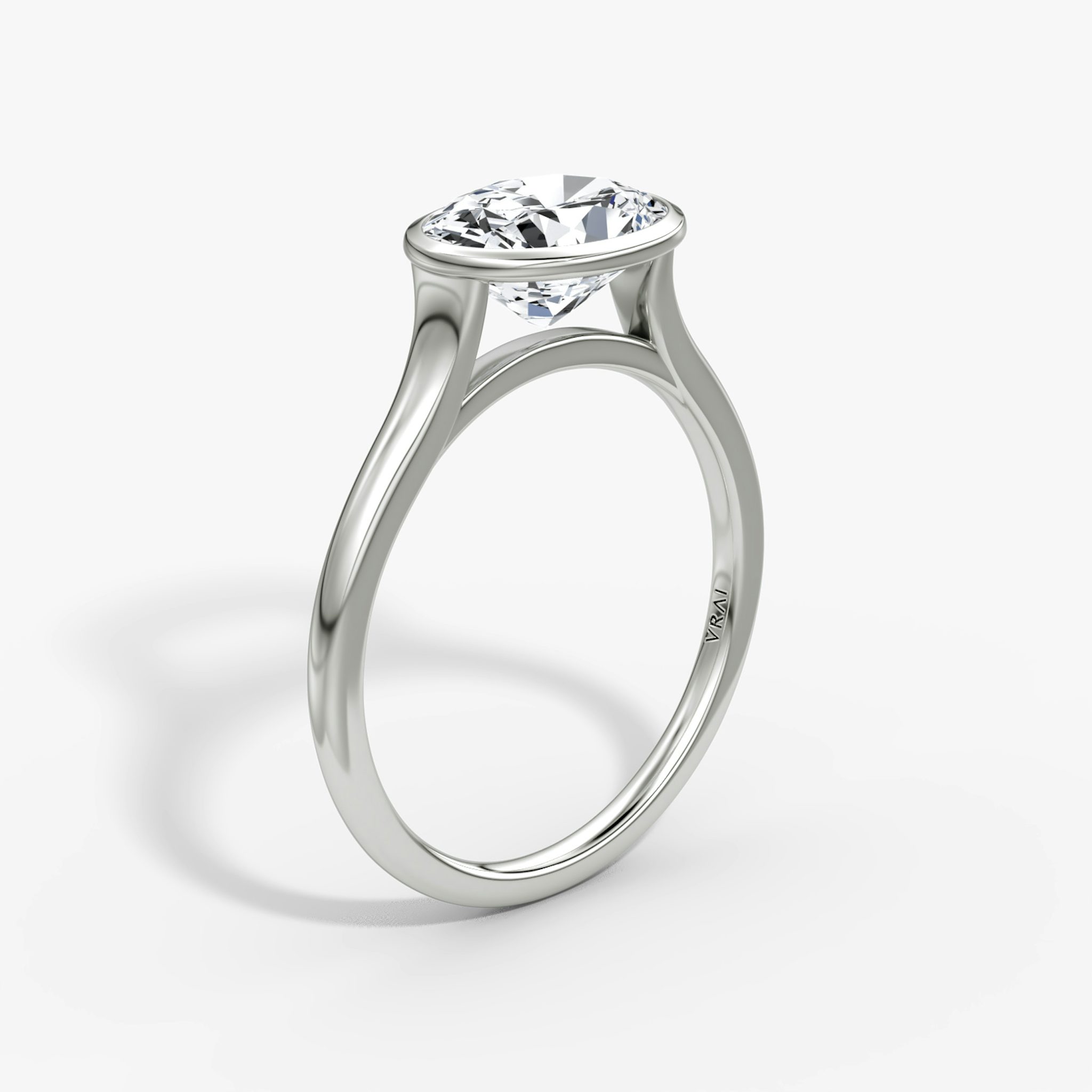 The Flat Edge Bezel | Oval | 18k | White Gold | bandAccent: Plain | diamondOrientation: horizontal | caratWeight: other
