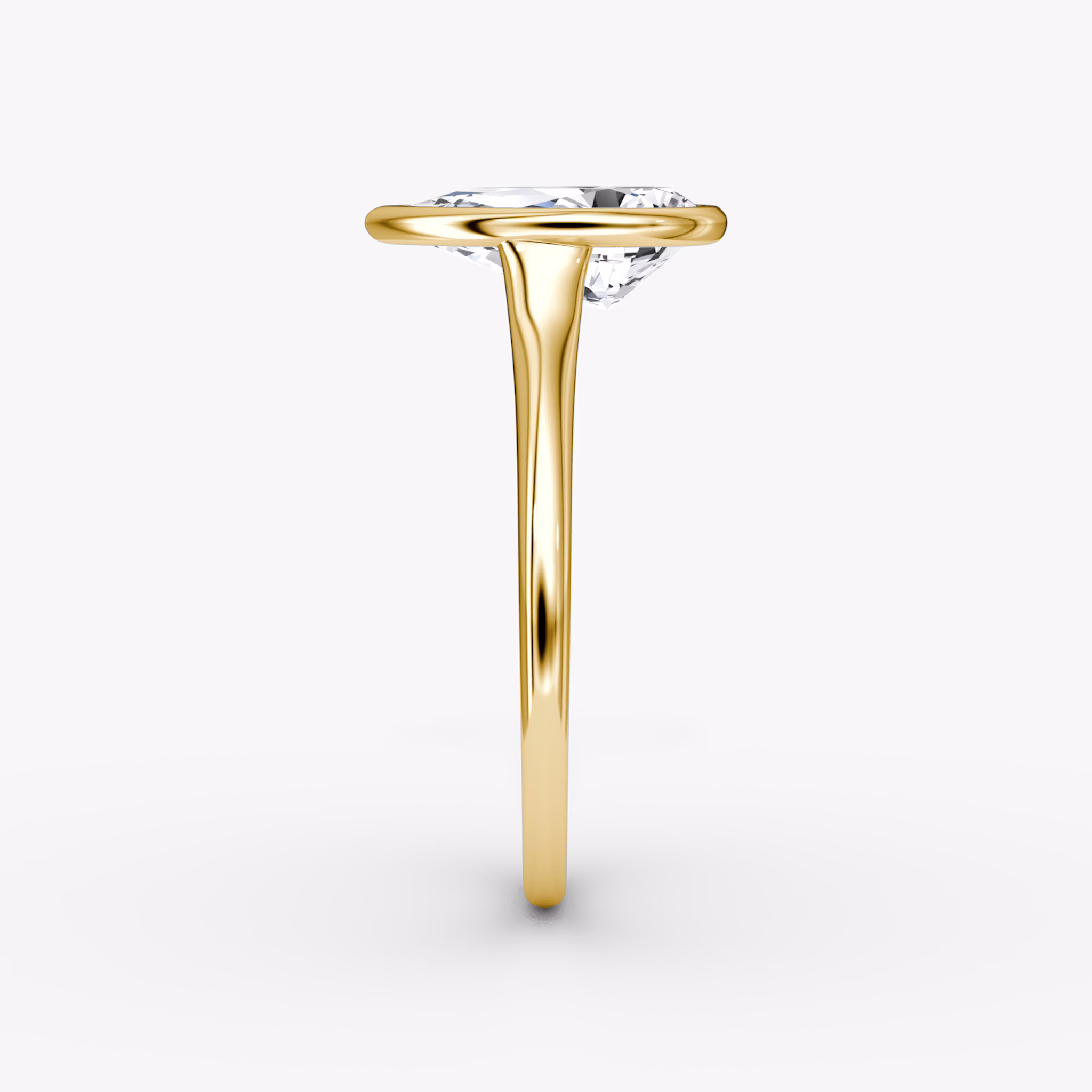 The Flat Edge Bezel | Pear | 18k | Yellow Gold | bandAccent: Plain | diamondOrientation: vertical | caratWeight: other