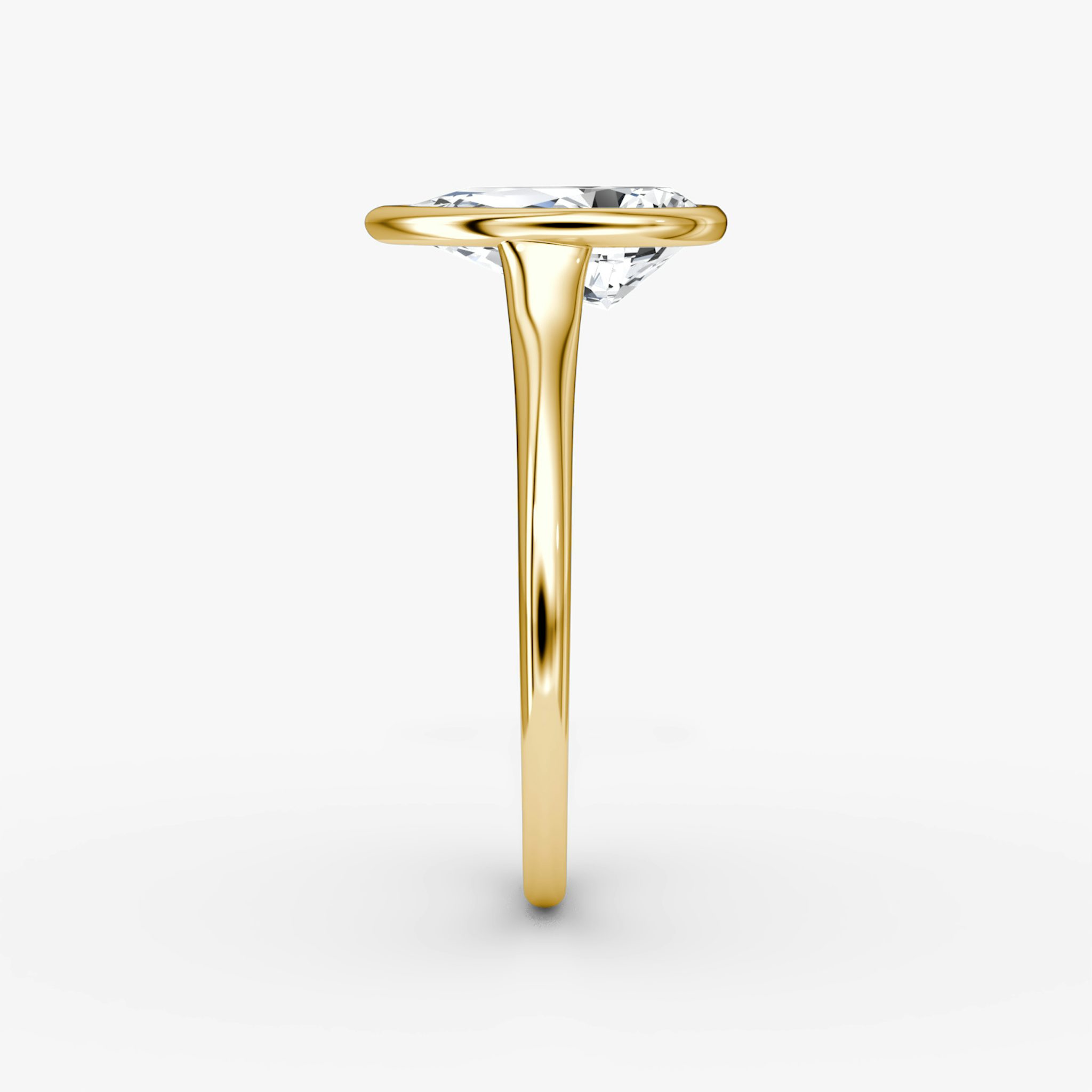 The Flat Edge Bezel | Pear | 18k | Yellow Gold | bandAccent: Plain | diamondOrientation: vertical | caratWeight: other
