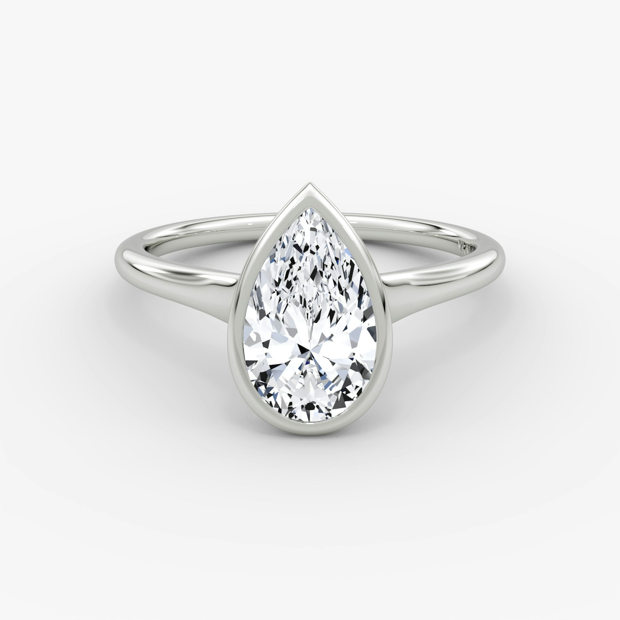 The Flat Edge Bezel | Pear | 18k | White Gold | bandAccent: Plain | diamondOrientation: vertical | caratWeight: other
