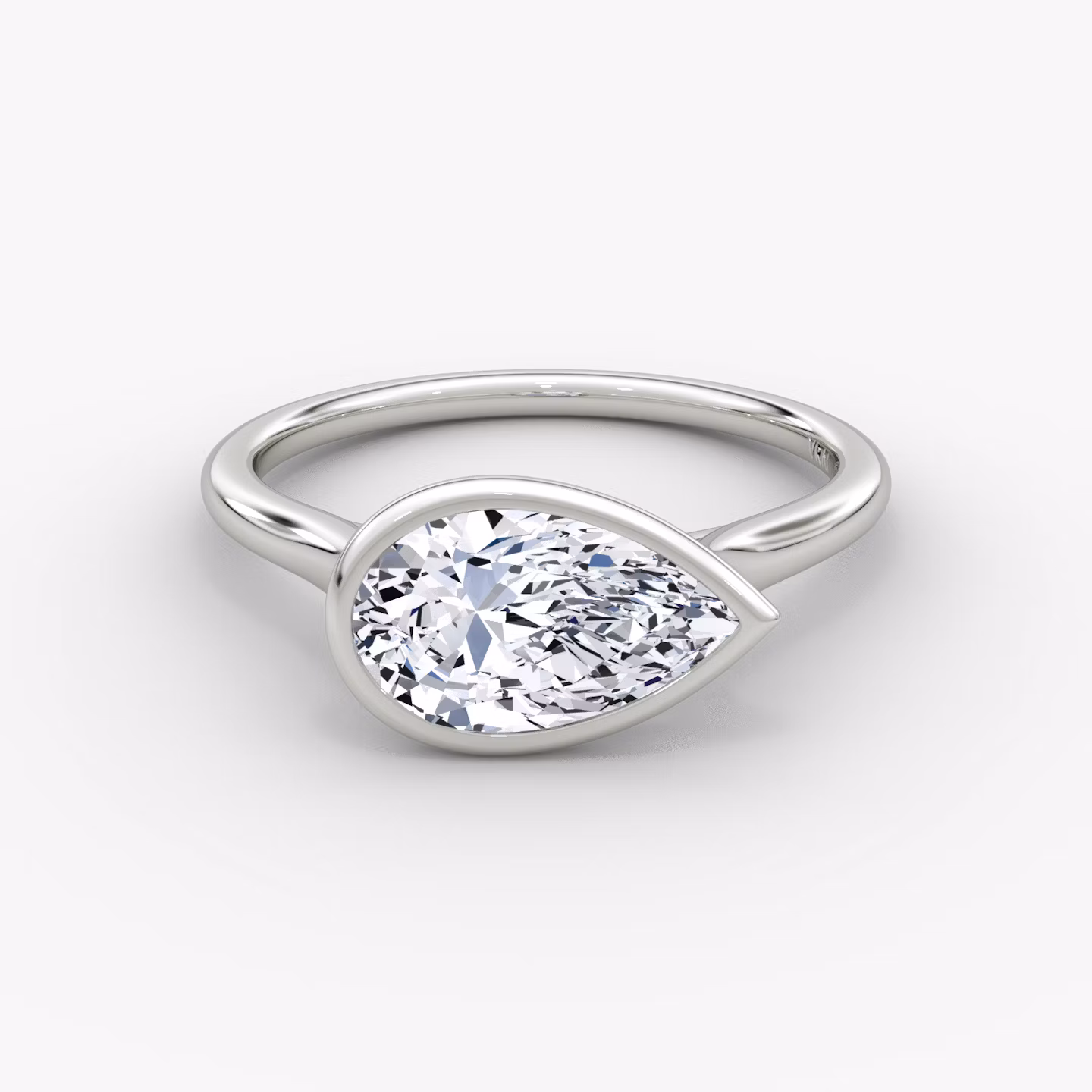 The Flat Edge Bezel Pear | White Gold