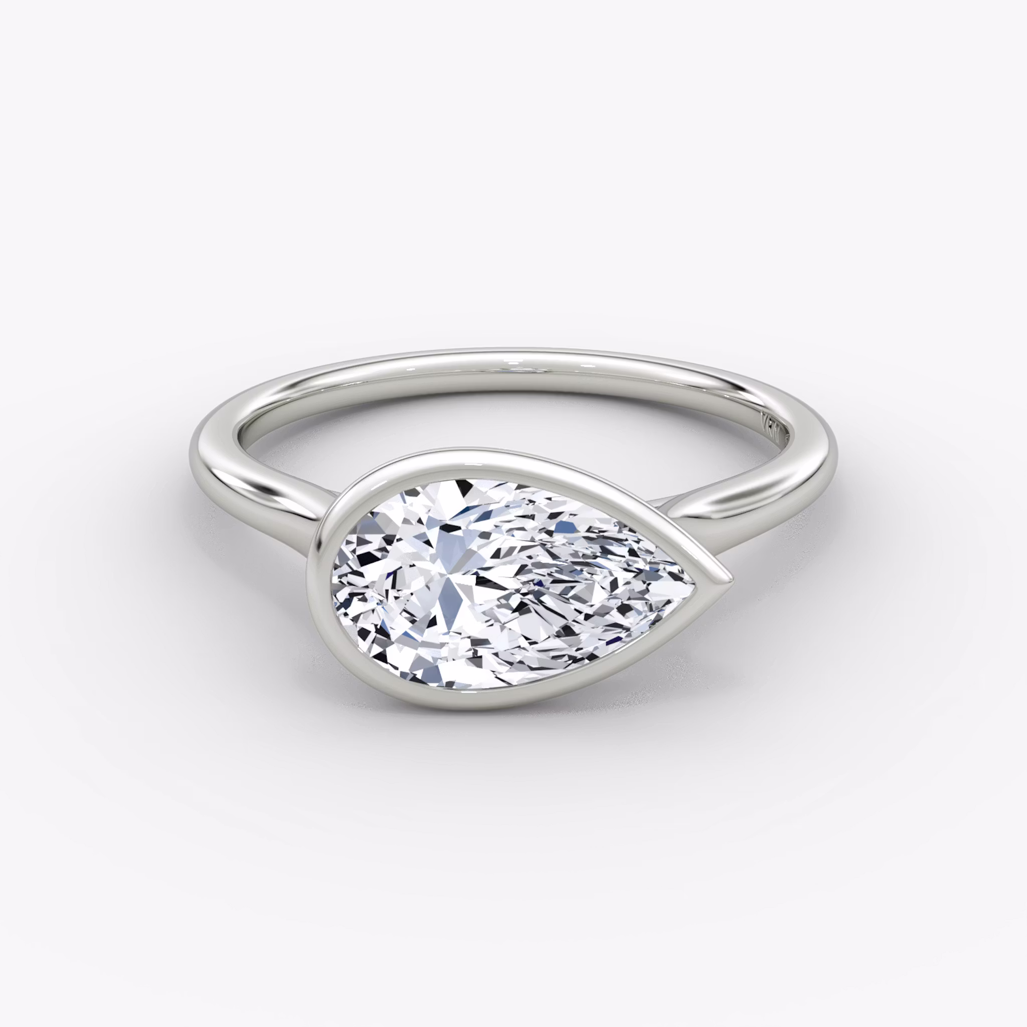 The Flat Edge Bezel Pear | Platinum