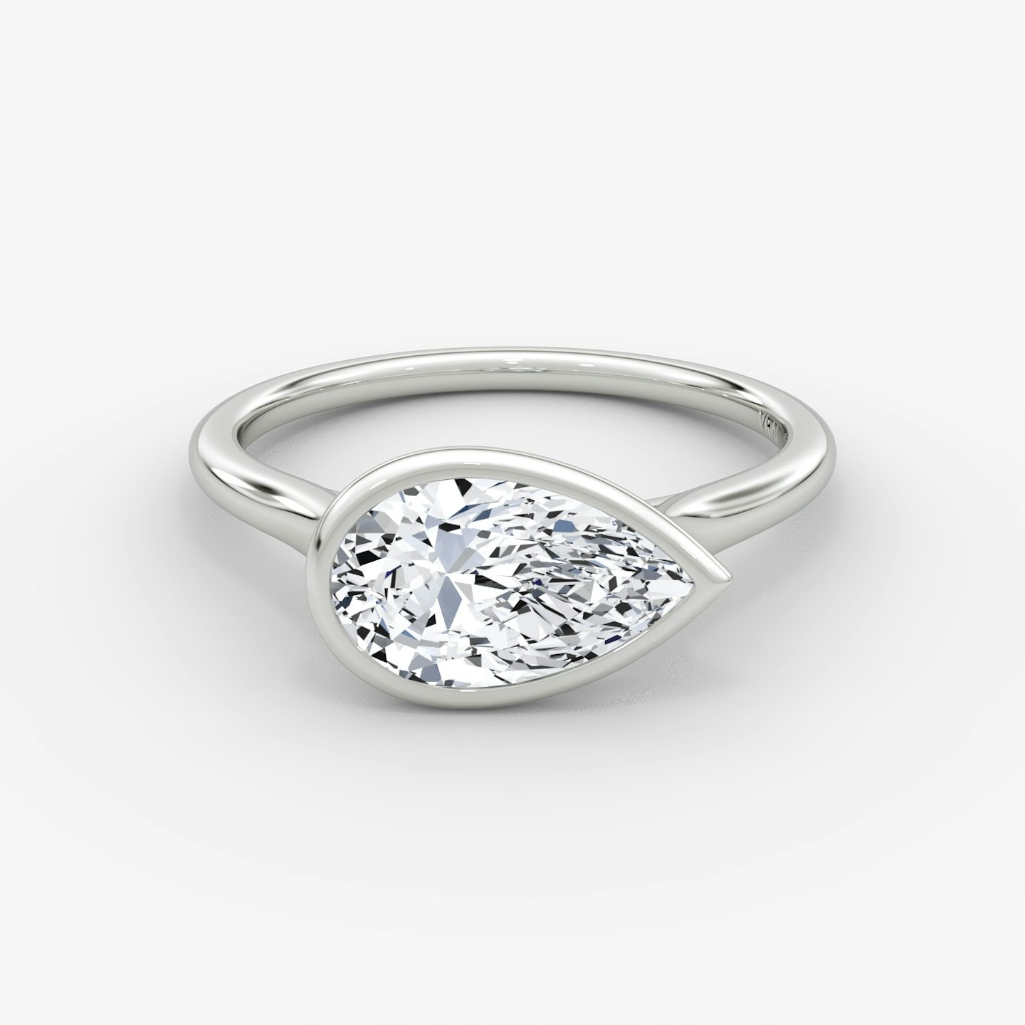 The Flat Edge Bezel | Pear | 18k | White Gold | bandAccent: Plain | diamondOrientation: horizontal | caratWeight: other