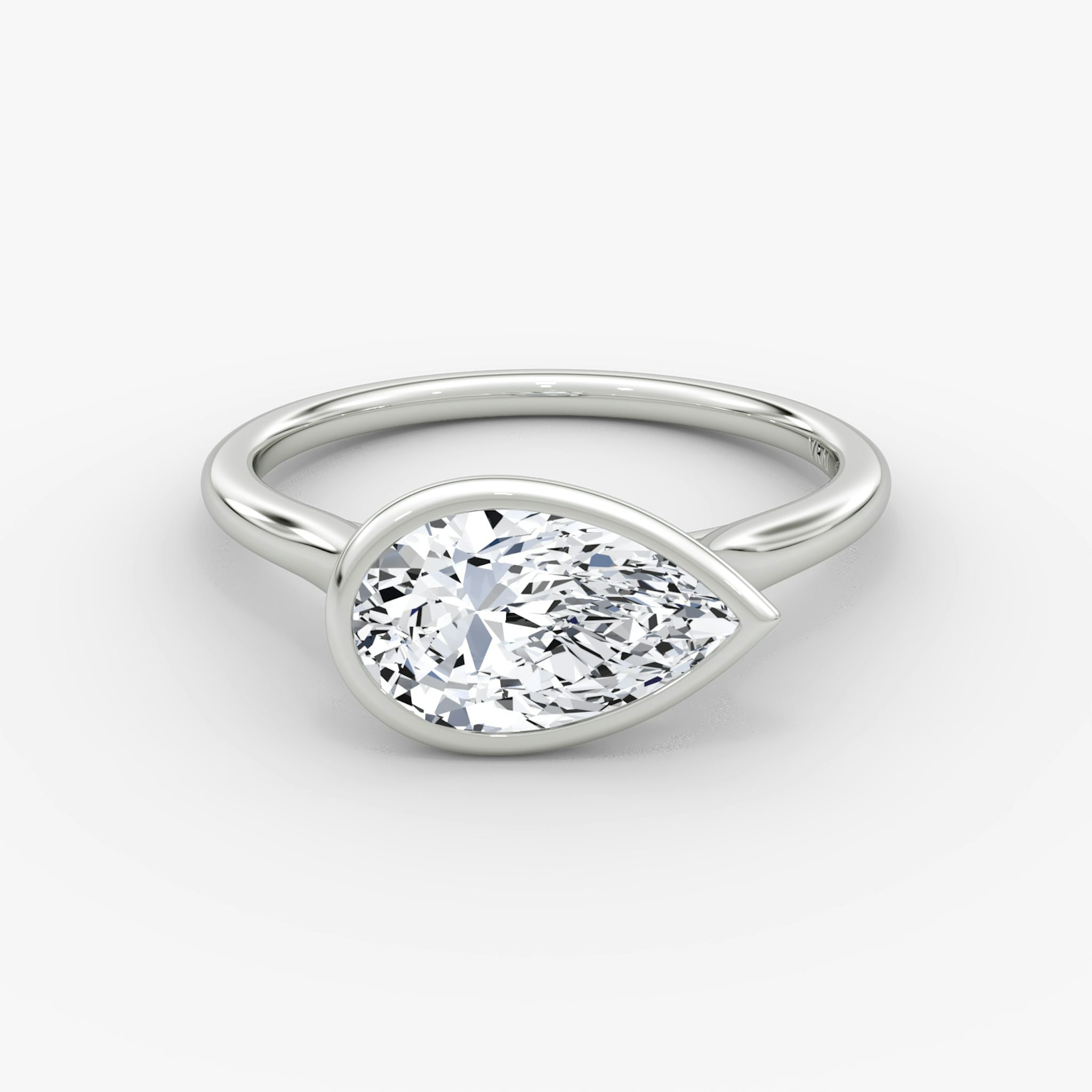 The Flat Edge Bezel | Pear | 18k | White Gold | bandAccent: Plain | diamondOrientation: horizontal | caratWeight: other