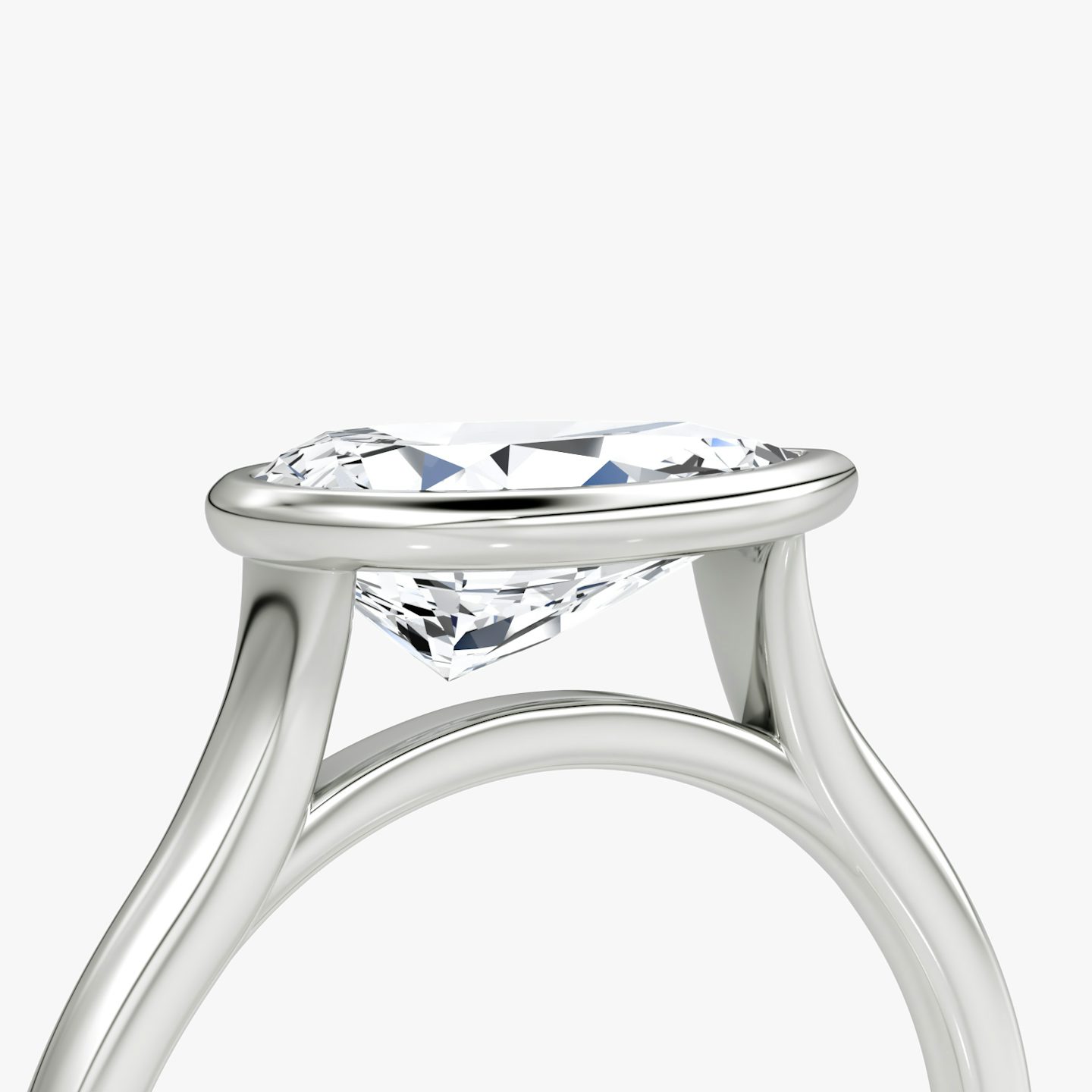 The Flat Edge Bezel | Pear | 18k | White Gold | bandAccent: Plain | diamondOrientation: horizontal | caratWeight: other