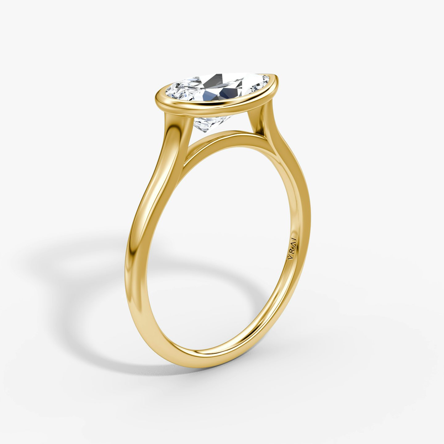 Flat Edge Bezel | Tropfen | 18k | Gelbgold | bandAccent: Ohne Pavé-Besatz | diamondOrientation: horizontal | caratWeight: other