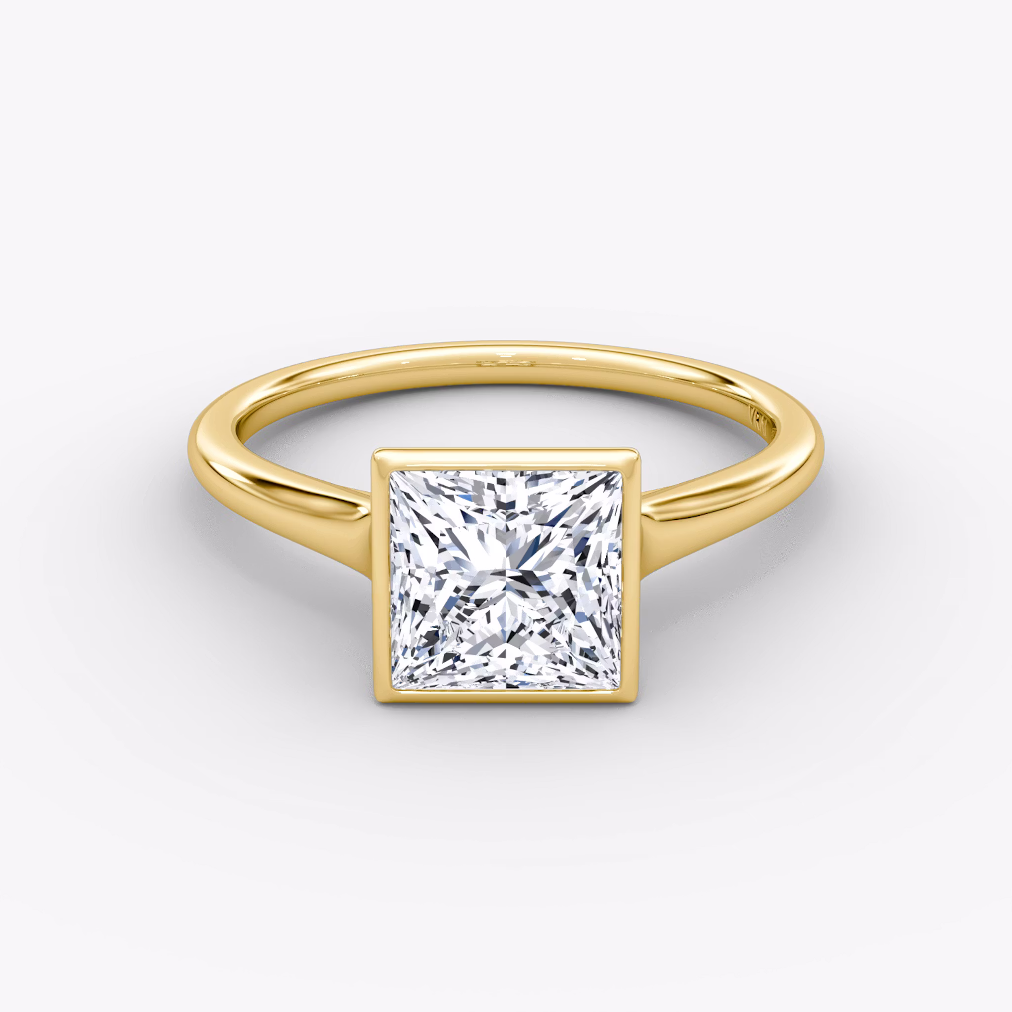 The Flat Edge Bezel Princess | Yellow Gold