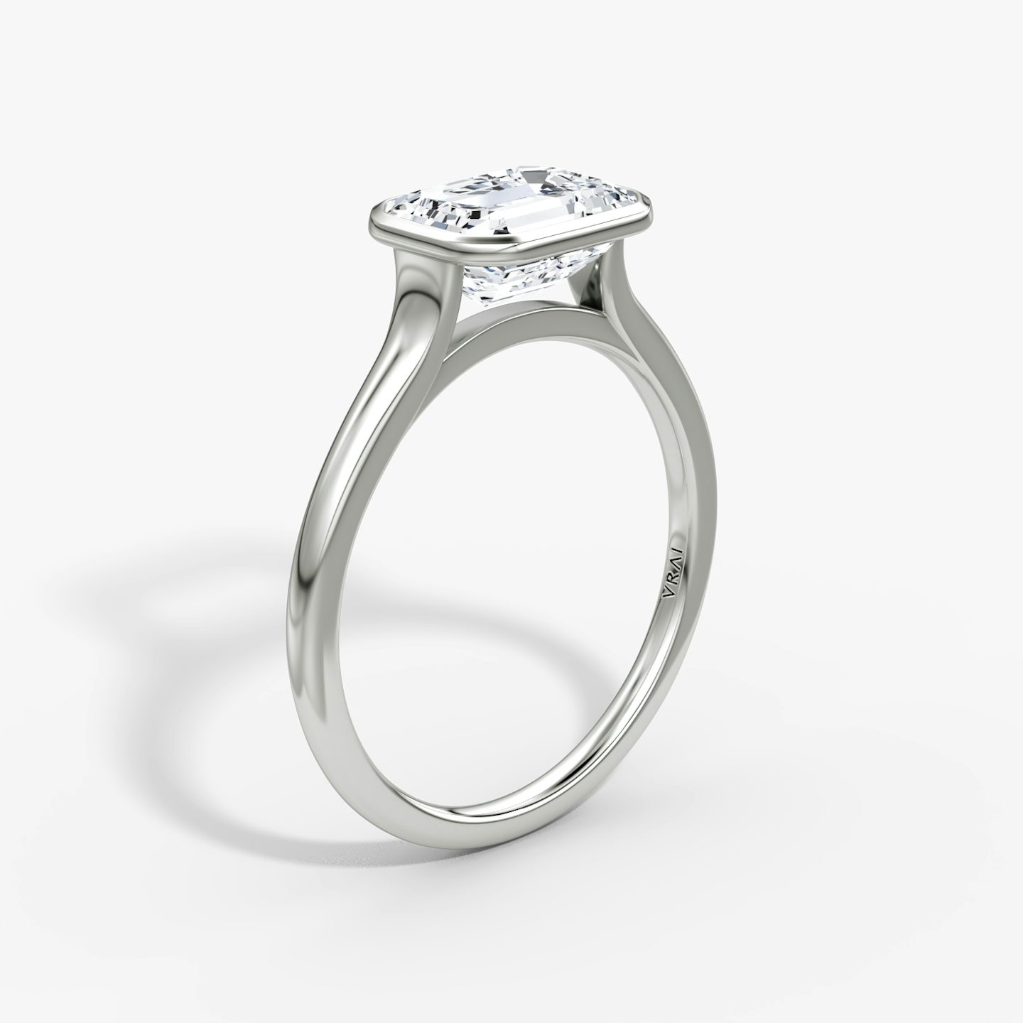 The Flat Edge Bezel | Emerald | 18k | White Gold | bandAccent: Plain | diamondOrientation: horizontal | caratWeight: other