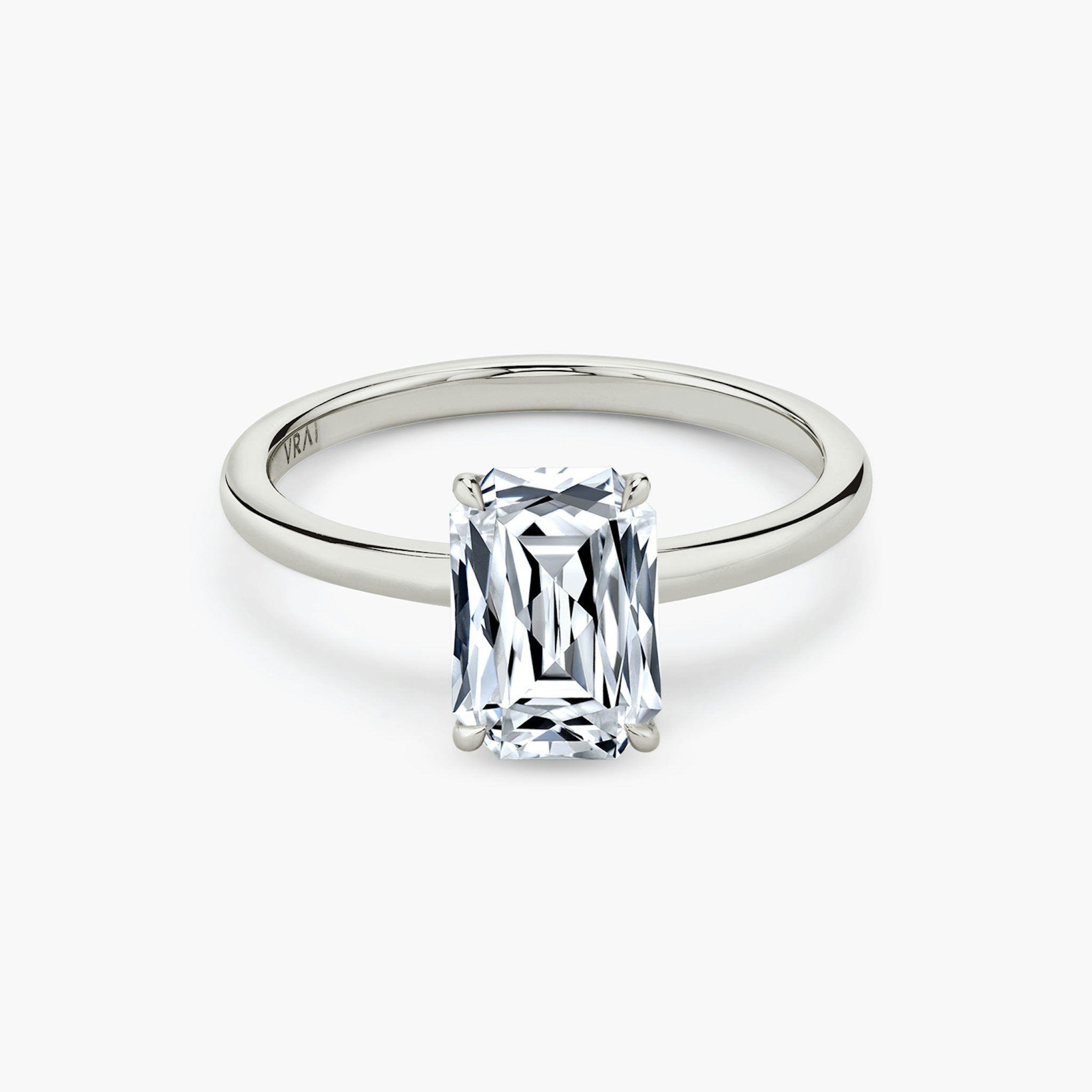 The Signature | Felix | 18k | White Gold | bandAccent: Plain | bandWidth: standard | excludeFromFeed: null | hiddenHalo: no | diamondOrientation: vertical | caratWeight: other