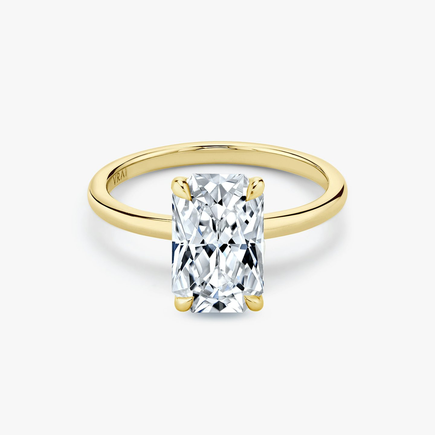 The Signature | Brilliant Emerald | 18k | Yellow Gold | bandAccent: Plain | bandWidth: standard | excludeFromFeed: null | hiddenHalo: no | diamondOrientation: vertical | caratWeight: other