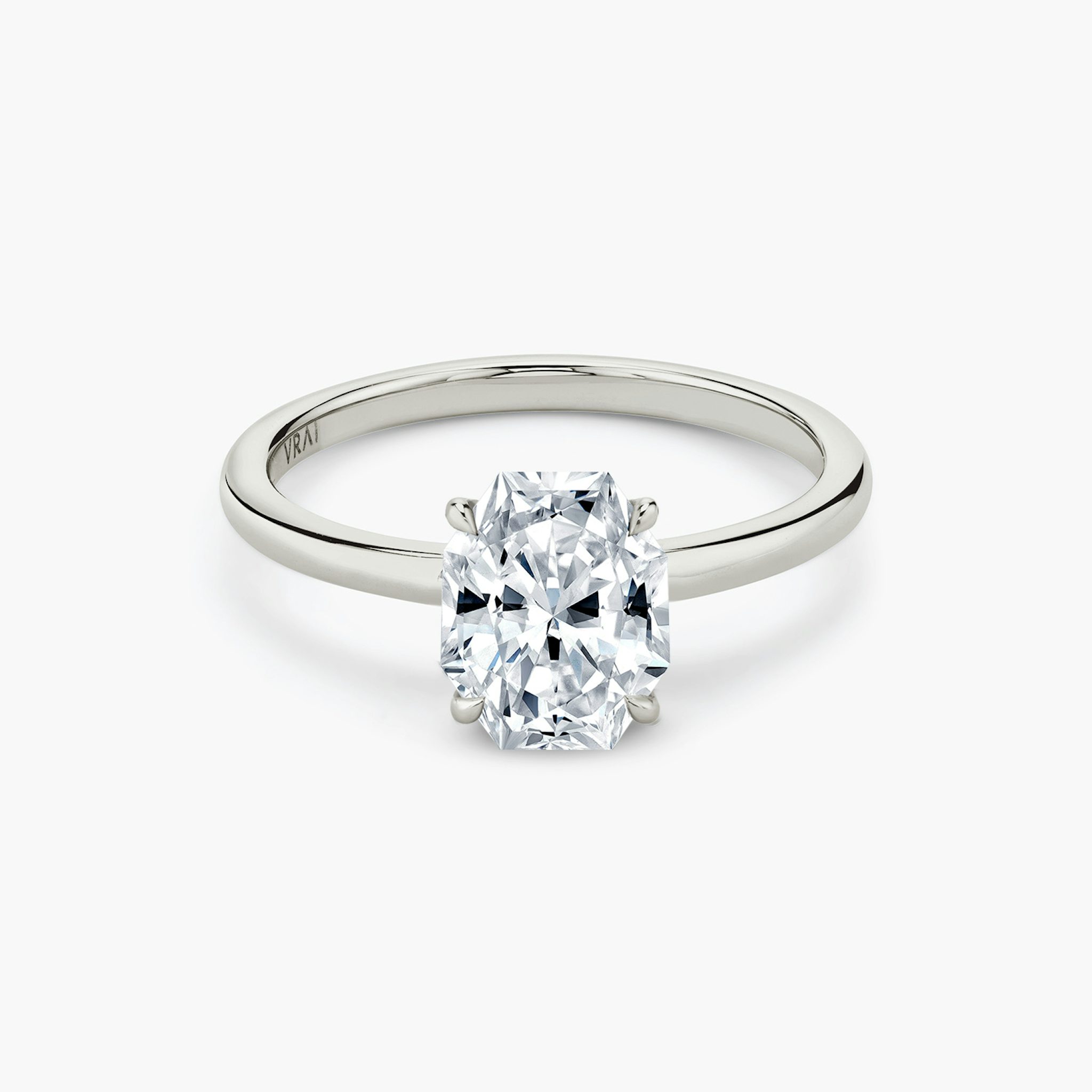 The Signature | Lucky | Platinum | bandAccent: Plain | bandWidth: standard | excludeFromFeed: null | hiddenHalo: no | diamondOrientation: vertical | caratWeight: other