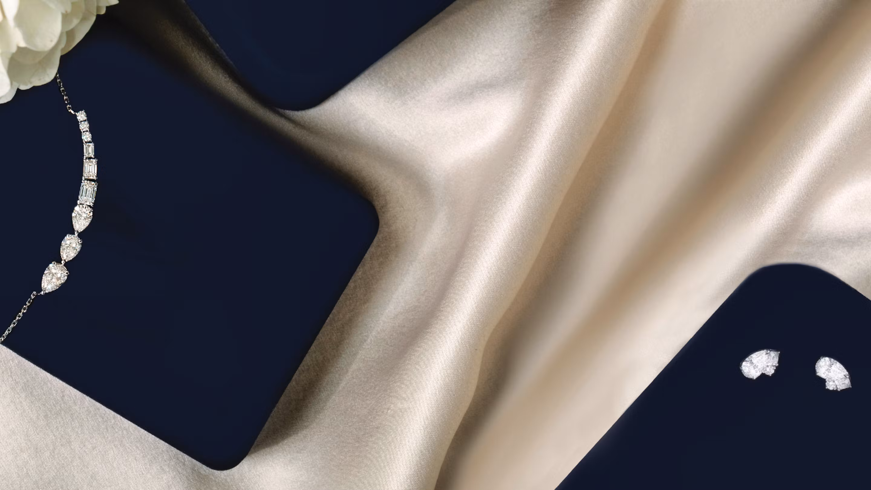 VRAI x Amanda Hearst Rønning