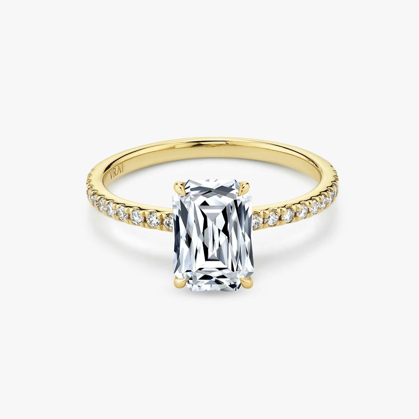 The Signature | Felix | 18k | Yellow Gold | bandAccent: Pavé | bandWidth: standard | excludeFromFeed: null | hiddenHalo: no | diamondOrientation: vertical | caratWeight: other