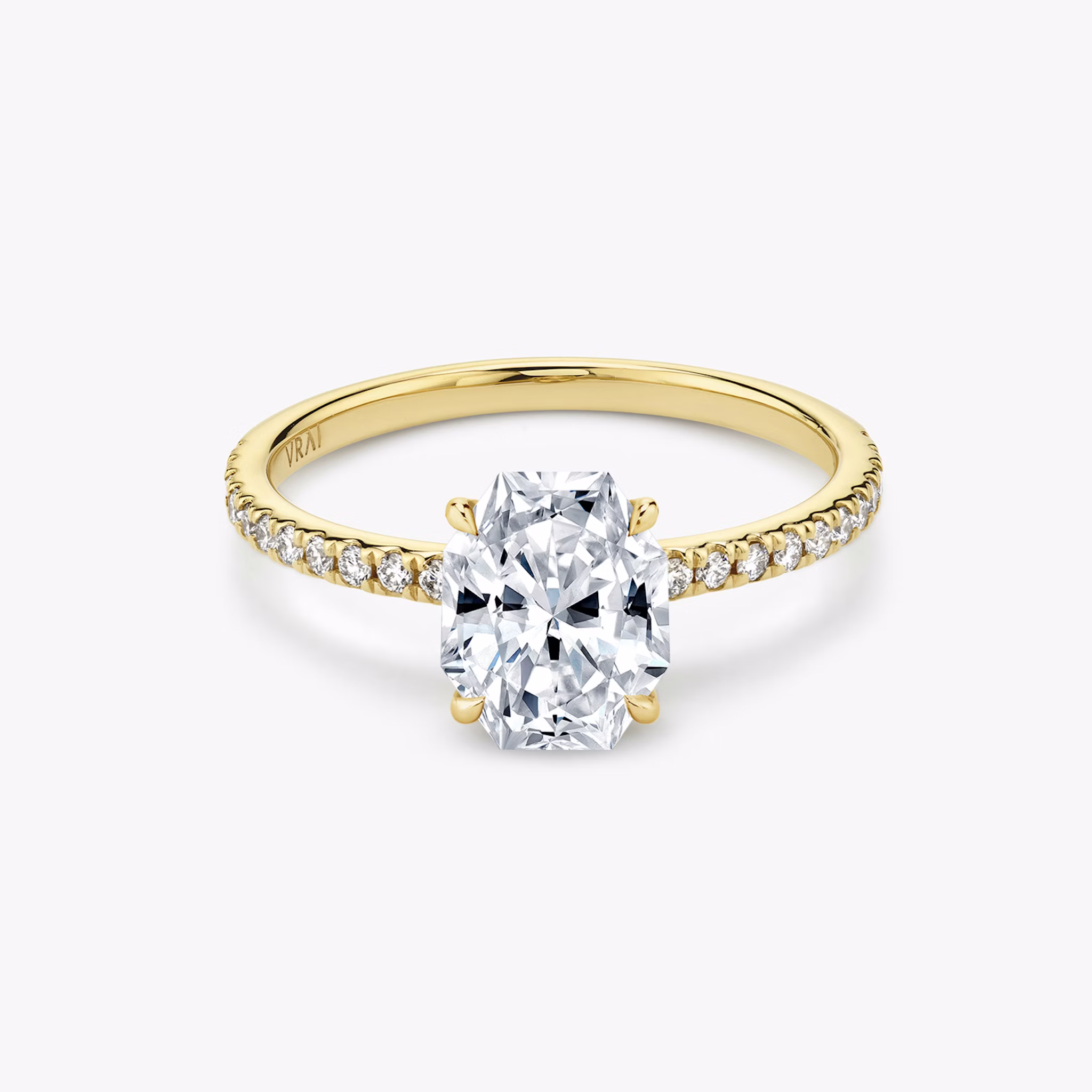 The Signature | Lucky | 18k | Yellow Gold | bandAccent: Pavé | bandWidth: standard | excludeFromFeed: null | hiddenHalo: no | diamondOrientation: vertical | caratWeight: other