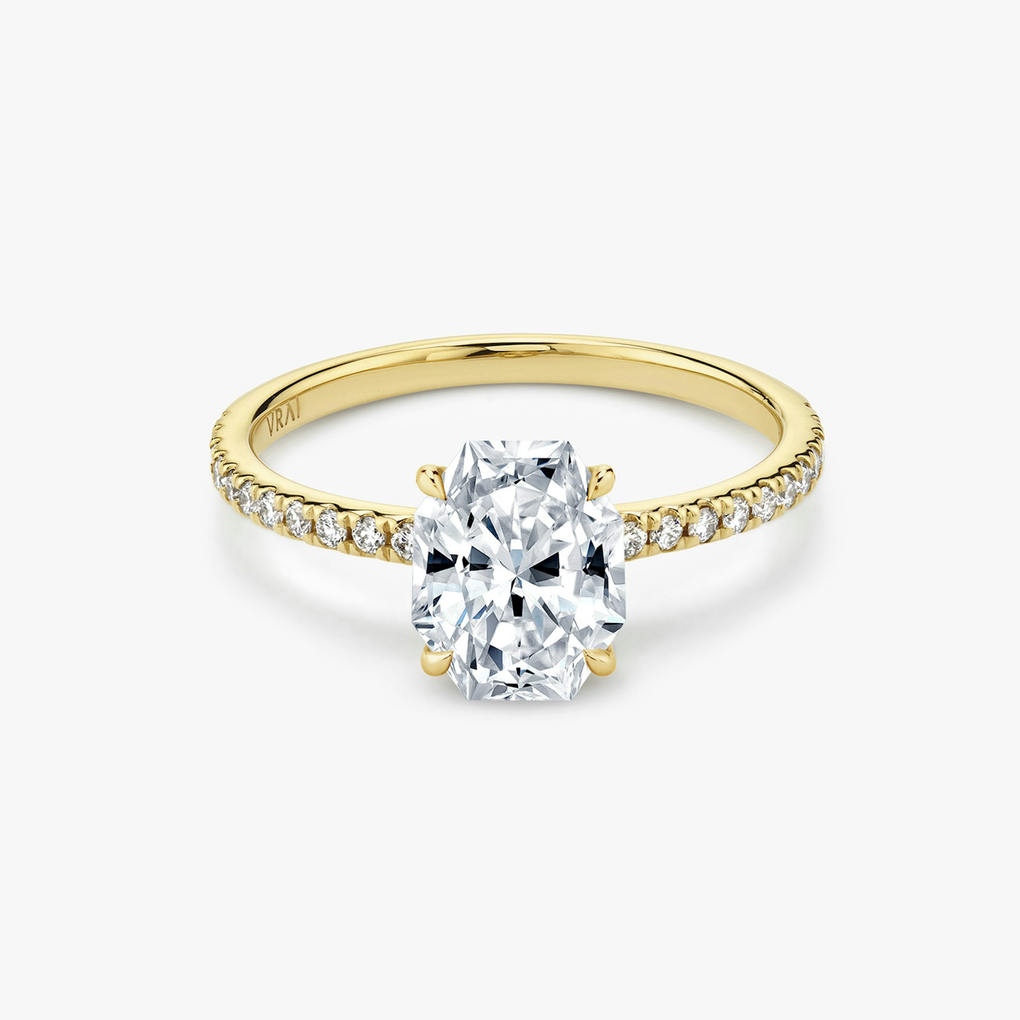 The Signature | Lucky | 18k | Yellow Gold | bandAccent: Pavé | bandWidth: standard | excludeFromFeed: null | hiddenHalo: no | diamondOrientation: vertical | caratWeight: other