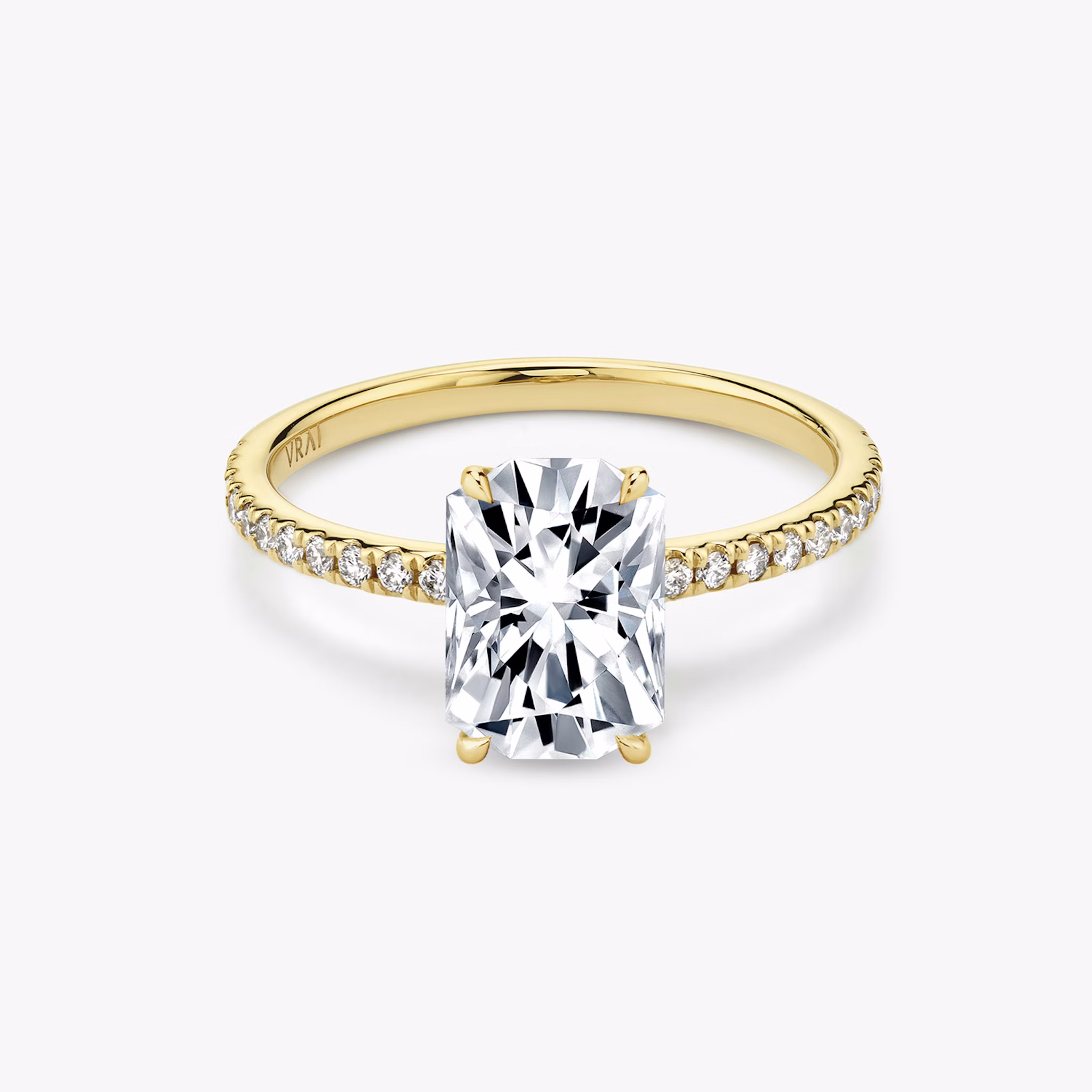 The Signature | Rand | 18k | Yellow Gold | bandAccent: Pavé | bandWidth: standard | excludeFromFeed: null | hiddenHalo: no | diamondOrientation: vertical | caratWeight: other
