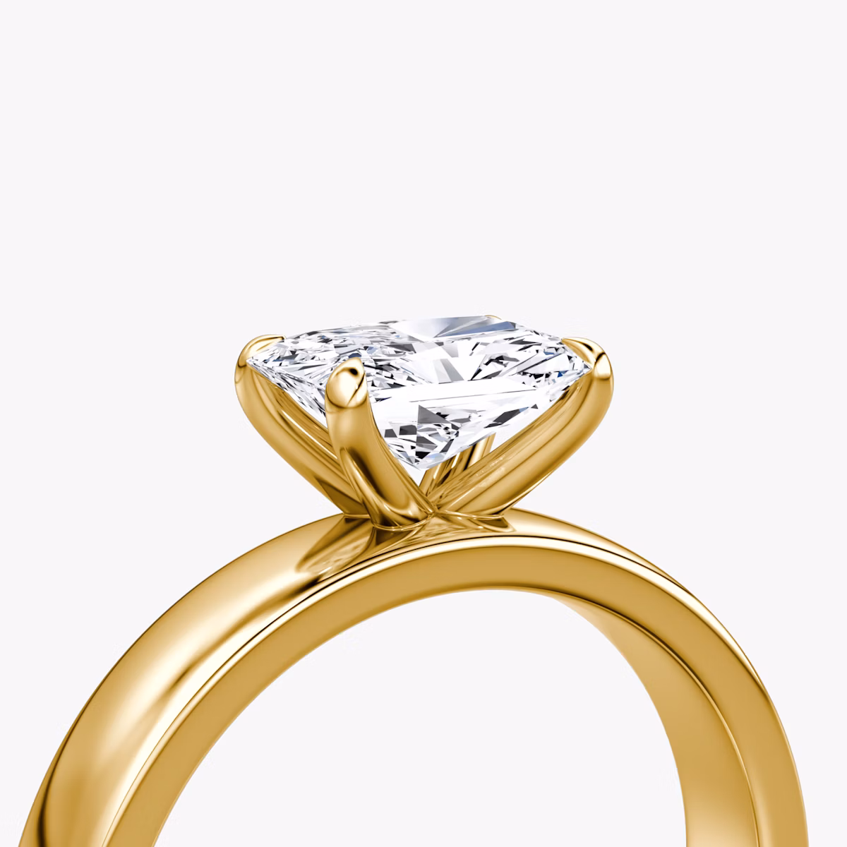 Solitario Cigar Band | Radiante | 18k | Oro amarillo | bandWidth: 4mm | diamondOrientation: horizontal | caratWeight: other