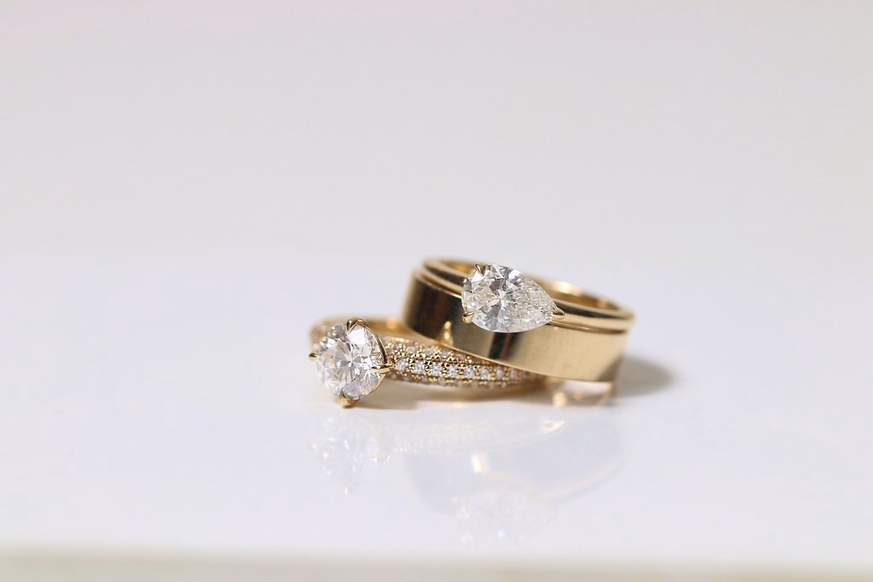 Engagement Rings vs Wedding Rings: What’s the Difference?