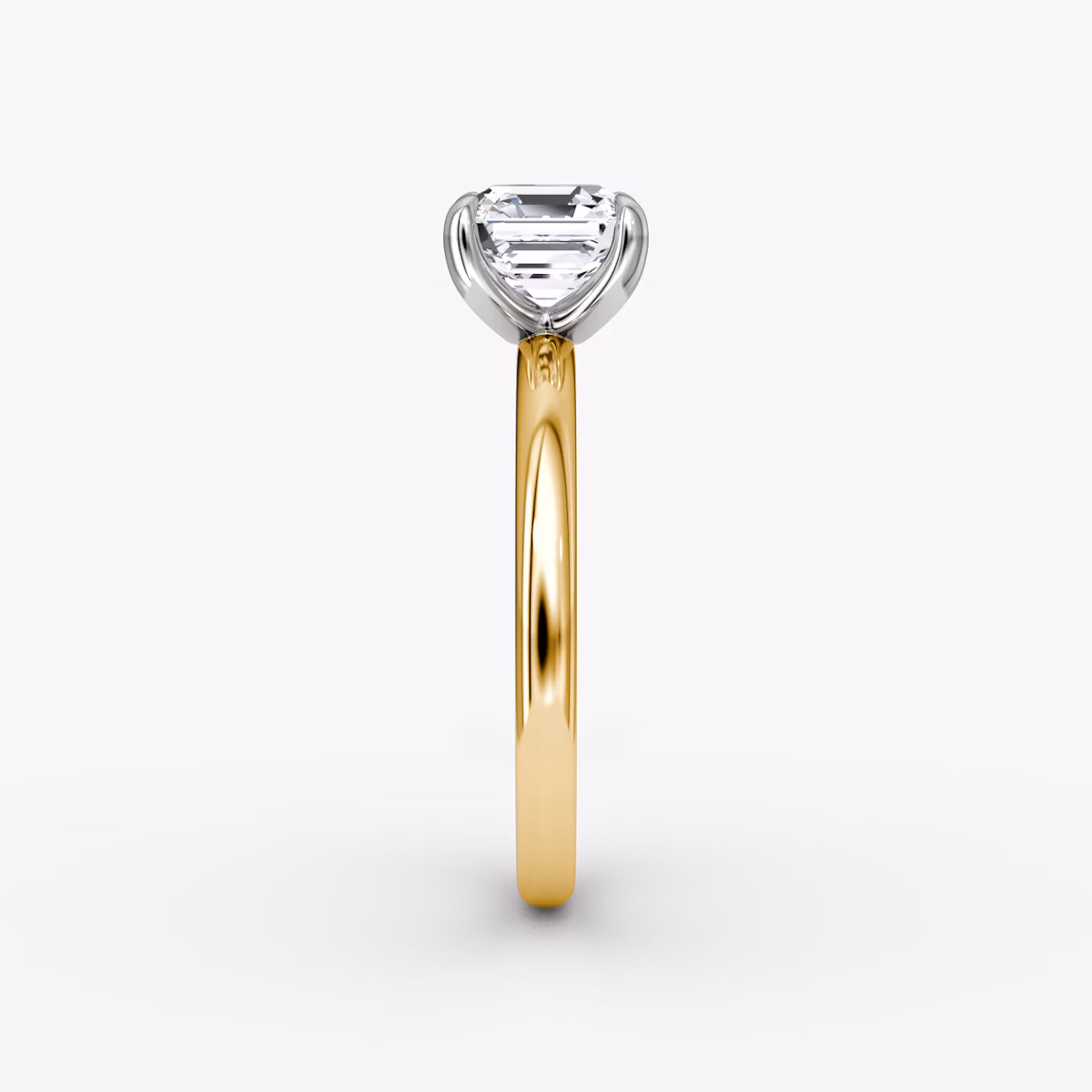 Anillo de compromiso Classic | Asscher | 18k | Oro amarillo y platino | bandAccent: Simple | bandWidth: large | diamondOrientation: vertical | caratWeight: other
