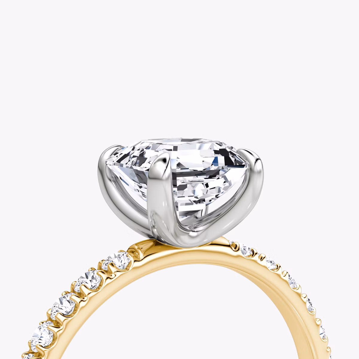 Anillo de compromiso Classic | Asscher | 18k | Oro amarillo y platino | bandAccent: Pavé | bandWidth: large | diamondOrientation: vertical | caratWeight: other