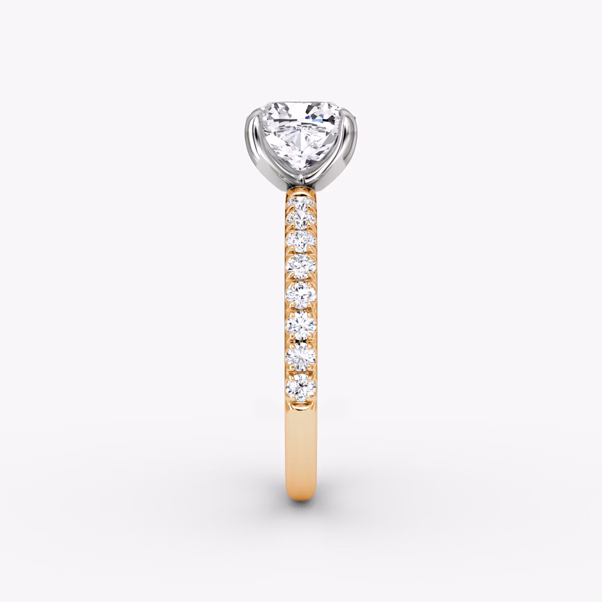Anillo de compromiso Classic | Cojín | 14k | Oro rosa y platino | bandAccent: Pavé | bandWidth: large | diamondOrientation: vertical | caratWeight: other