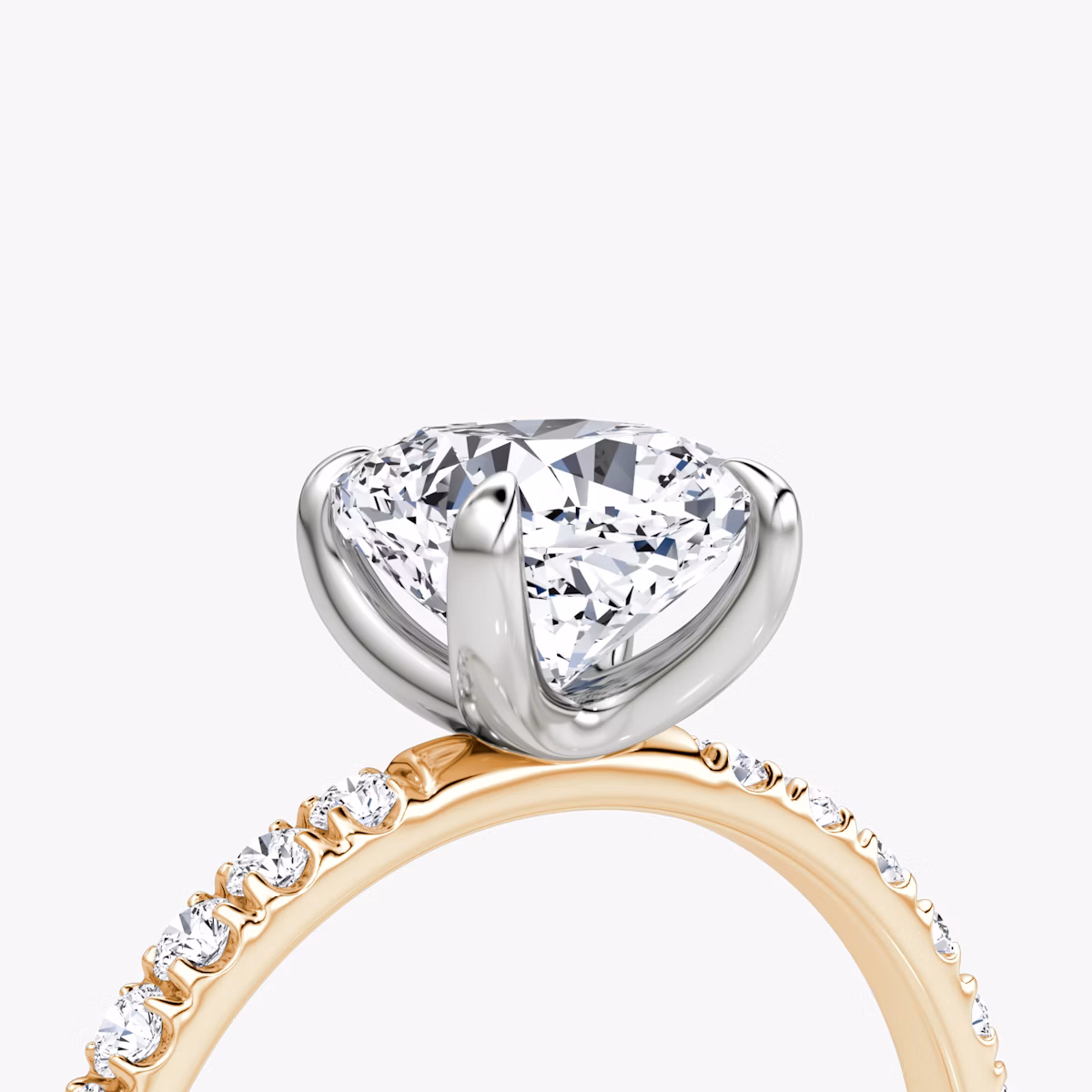 Anillo de compromiso Classic | Cojín | 14k | Oro rosa y platino | bandAccent: Pavé | bandWidth: large | diamondOrientation: vertical | caratWeight: other