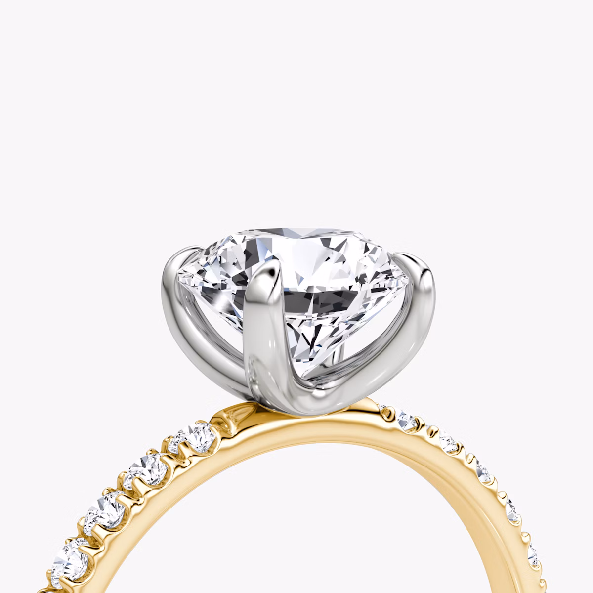 Anillo de compromiso Classic | Brillante | 18k | Oro amarillo y platino | bandAccent: Pavé | bandWidth: large | caratWeight: other | diamondOrientation: vertical