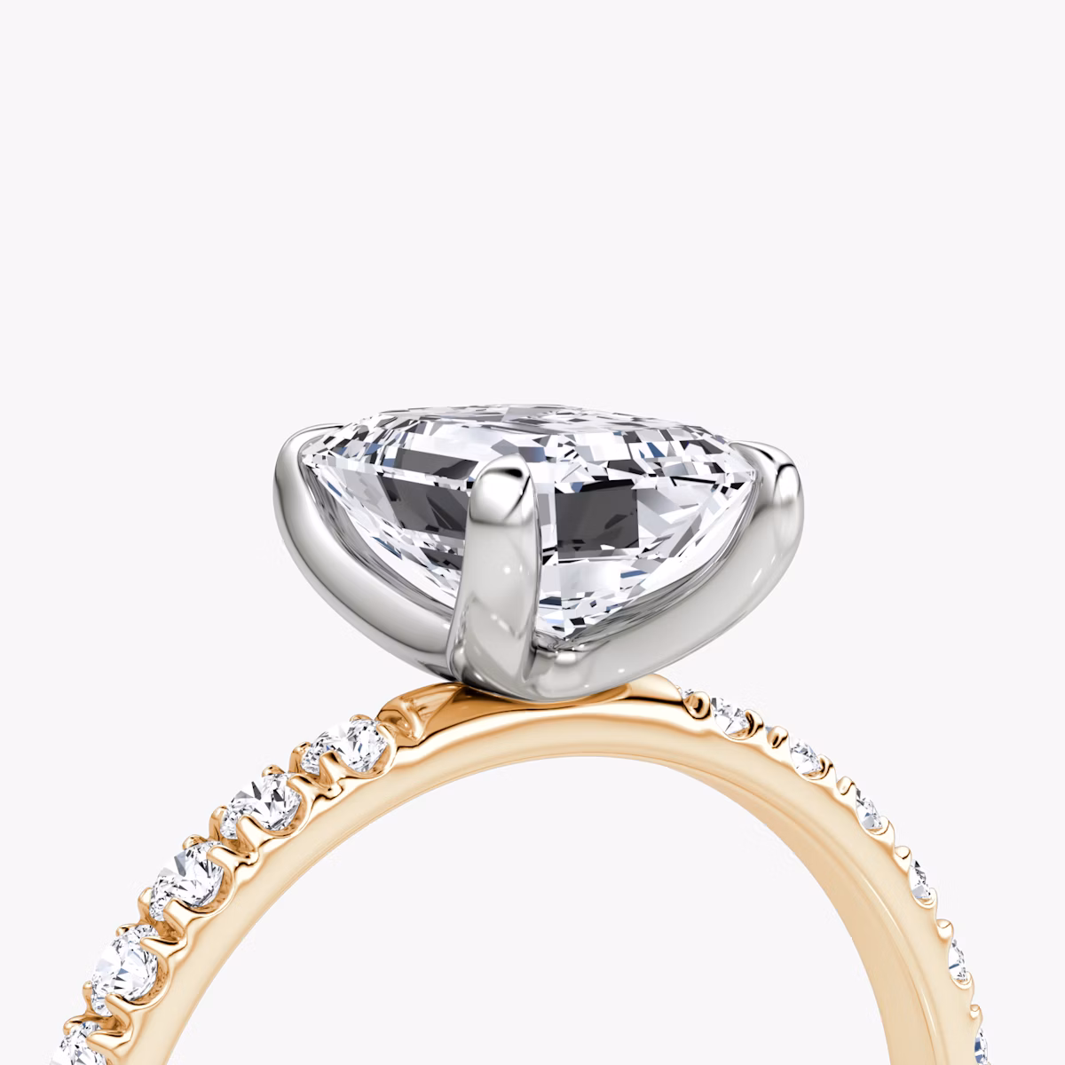 Anillo de compromiso Classic | Esmeralda | 14k | Oro rosa y platino | bandAccent: Pavé | bandWidth: large | diamondOrientation: vertical | caratWeight: other