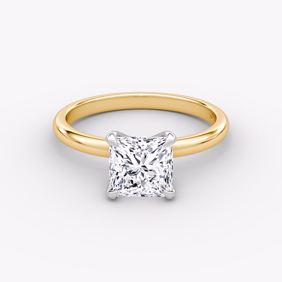 Anillo de compromiso Classic | Princesa | 18k | Oro amarillo y platino | bandAccent: Simple | bandWidth: large | diamondOrientation: vertical | caratWeight: other