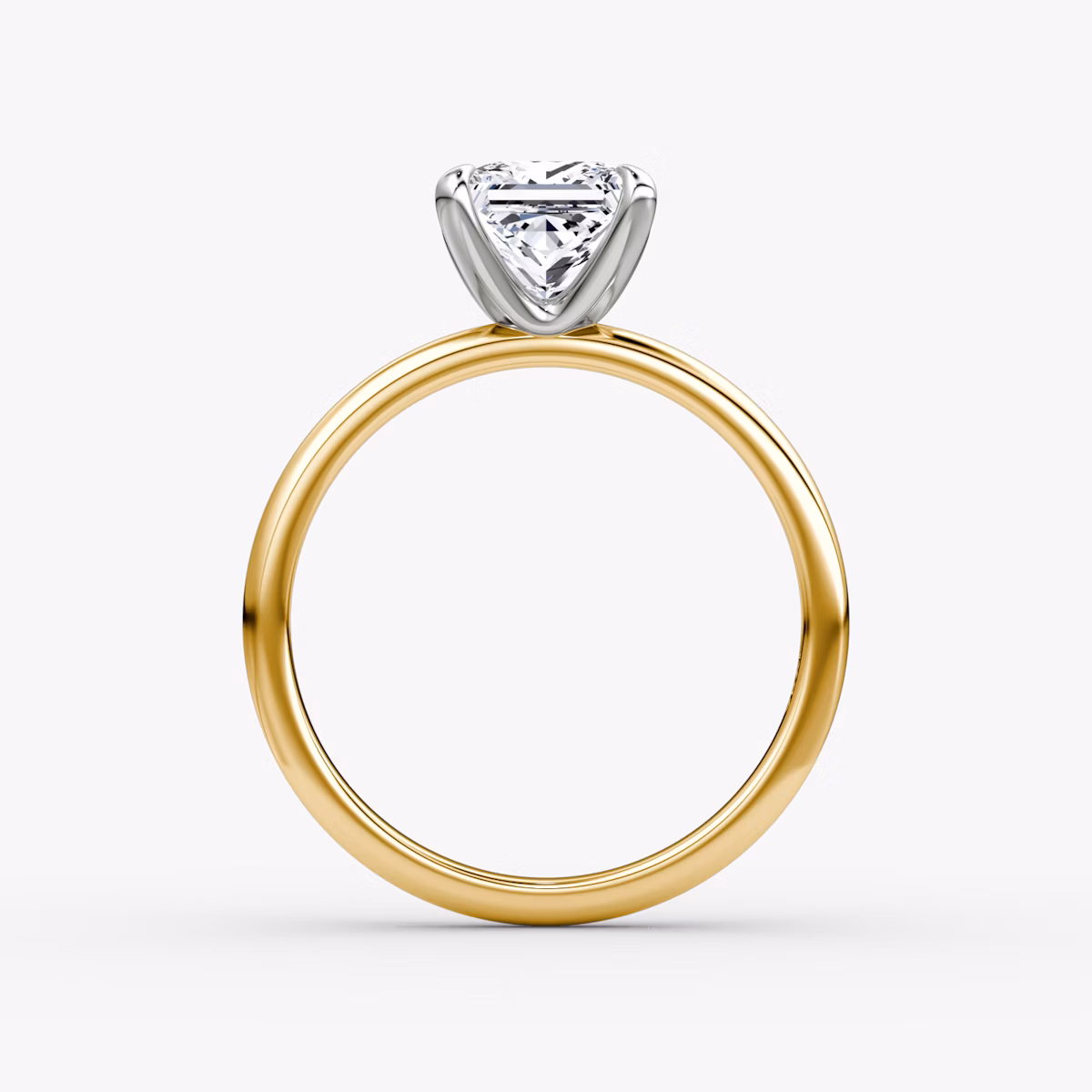Anillo de compromiso Classic | Princesa | 18k | Oro amarillo y platino | bandAccent: Simple | bandWidth: large | diamondOrientation: vertical | caratWeight: other