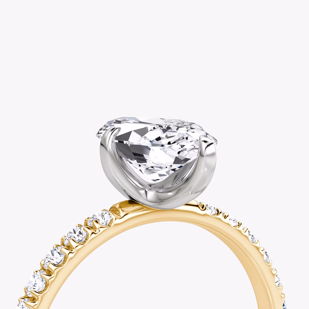 Anillo de compromiso Classic | Marquise | 18k | Oro amarillo y platino | bandAccent: Pavé | bandWidth: large | diamondOrientation: vertical | caratWeight: other