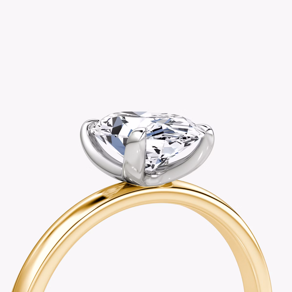 Anillo de compromiso Classic | Oval | 18k | Oro amarillo y platino | bandAccent: Simple | bandWidth: large | diamondOrientation: vertical | caratWeight: other