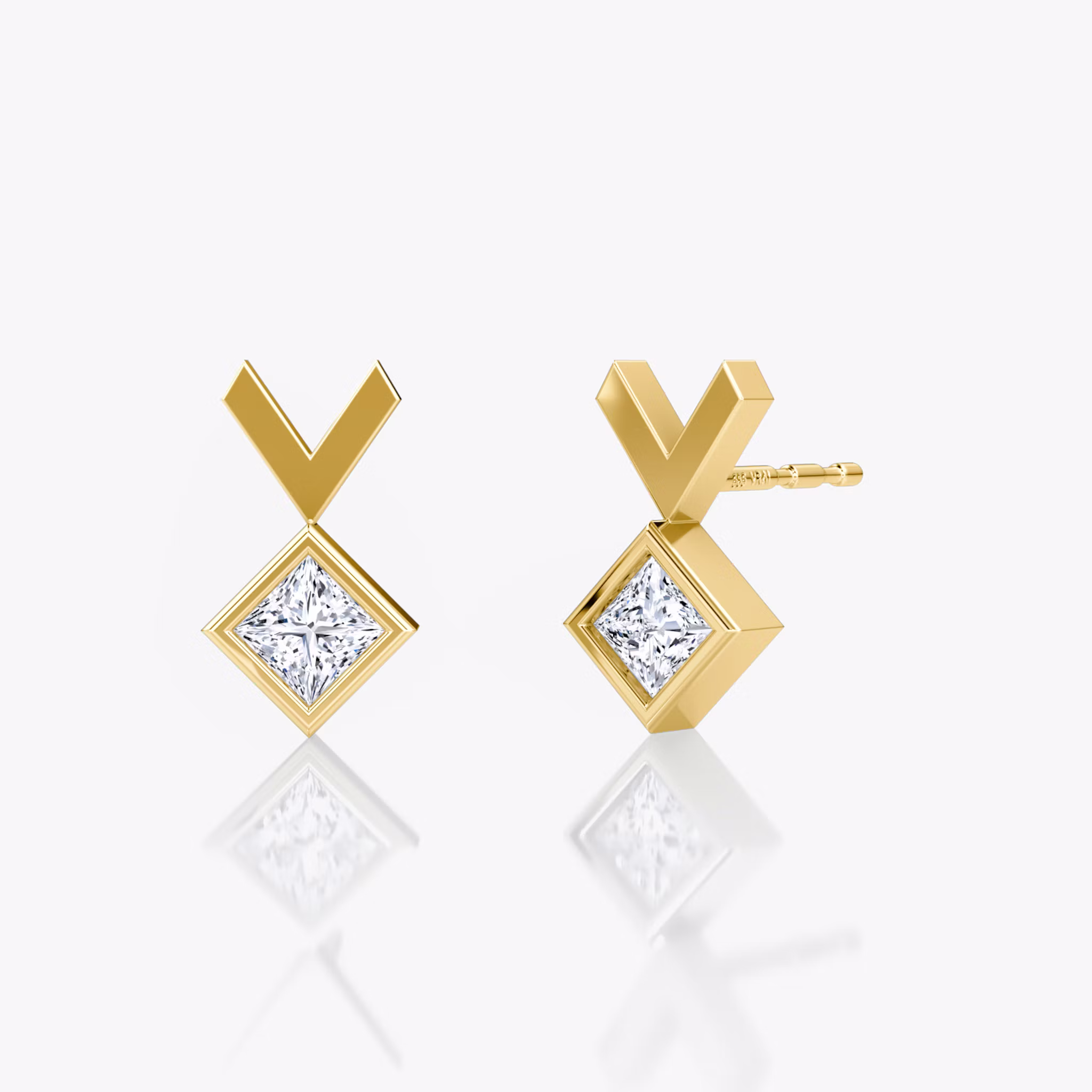Arrow Stud Princess | Yellow Gold