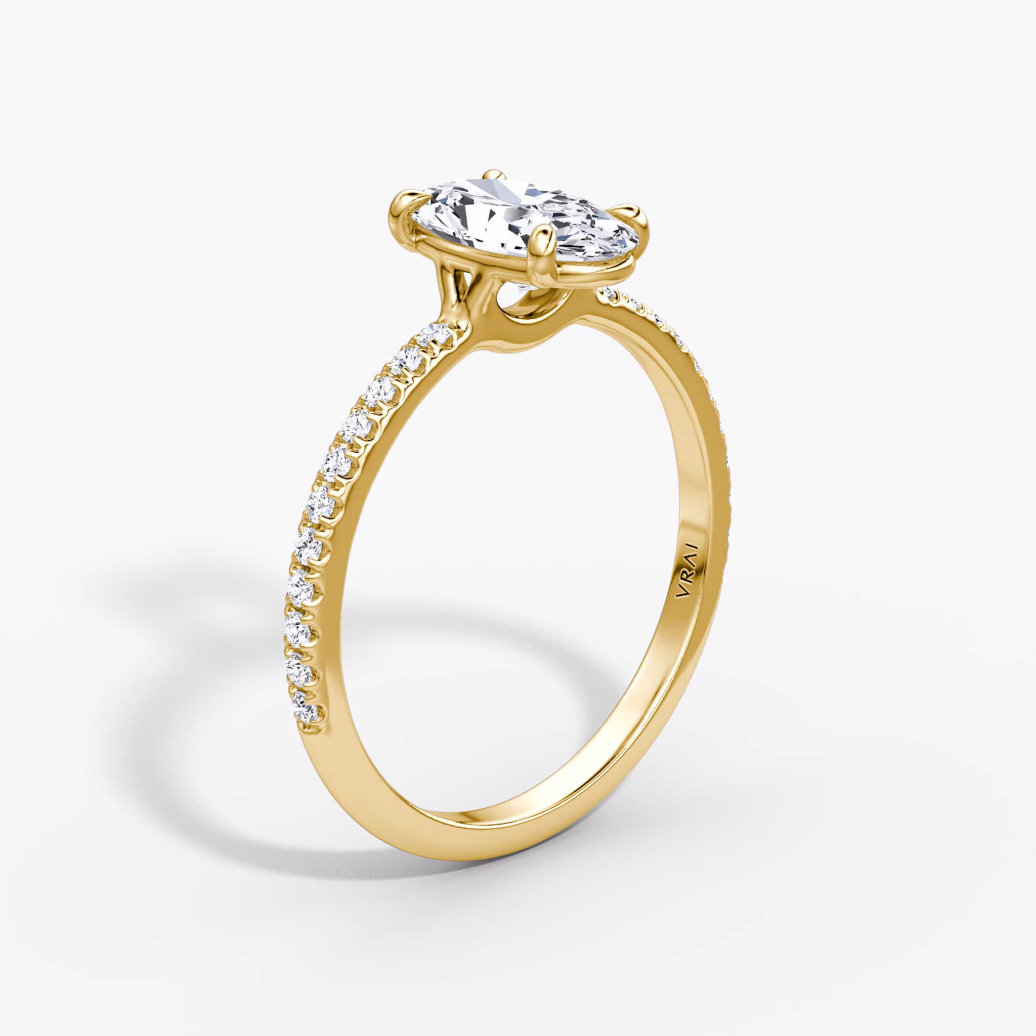 The Signature | Moval | 18k | Yellow Gold | bandAccent: Pavé | bandWidth: standard | excludeFromFeed: null | hiddenHalo: no | diamondOrientation: vertical | caratWeight: other