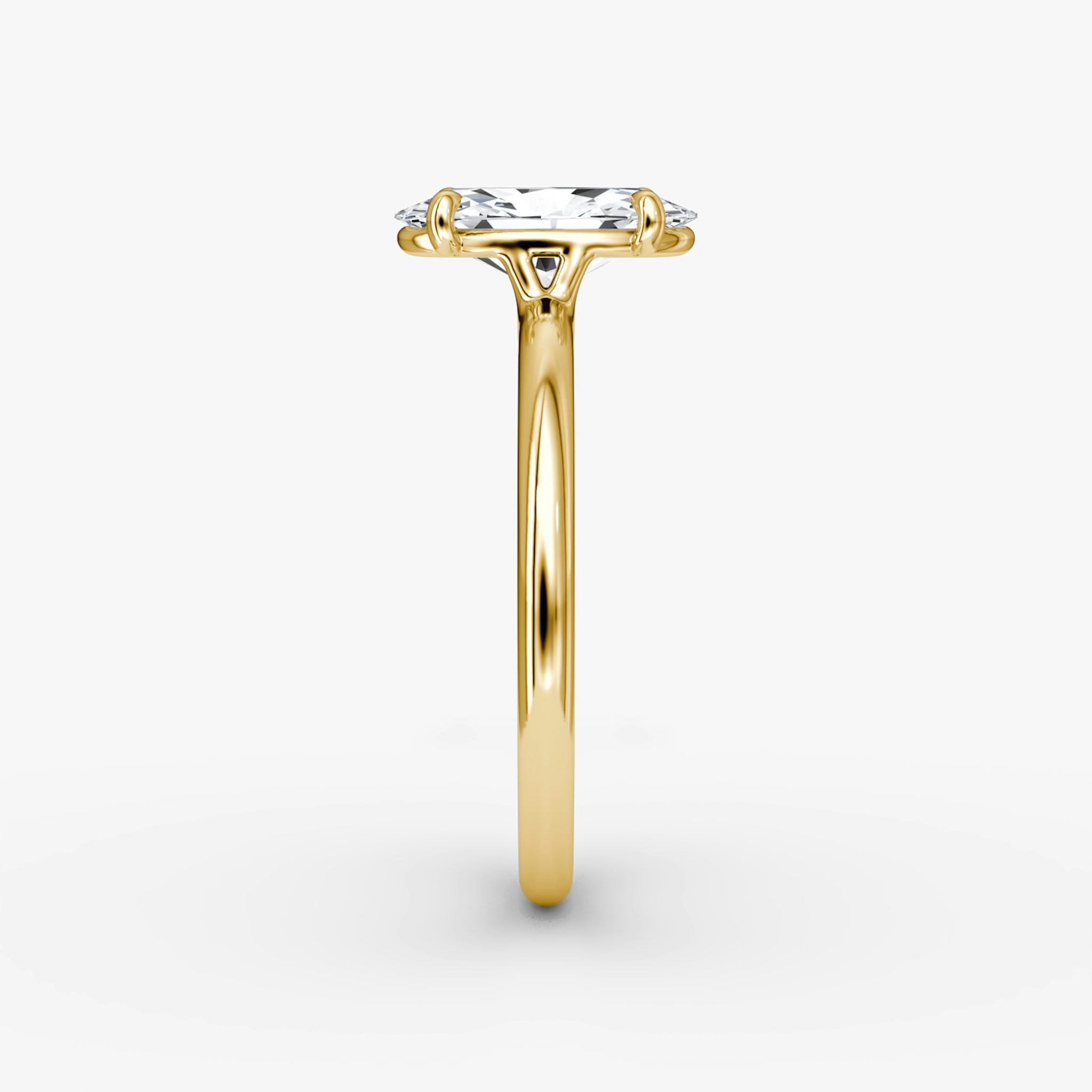 The Signature | Moval | 18k | Yellow Gold | bandAccent: Plain | bandWidth: standard | excludeFromFeed: null | hiddenHalo: no | diamondOrientation: vertical | caratWeight: other
