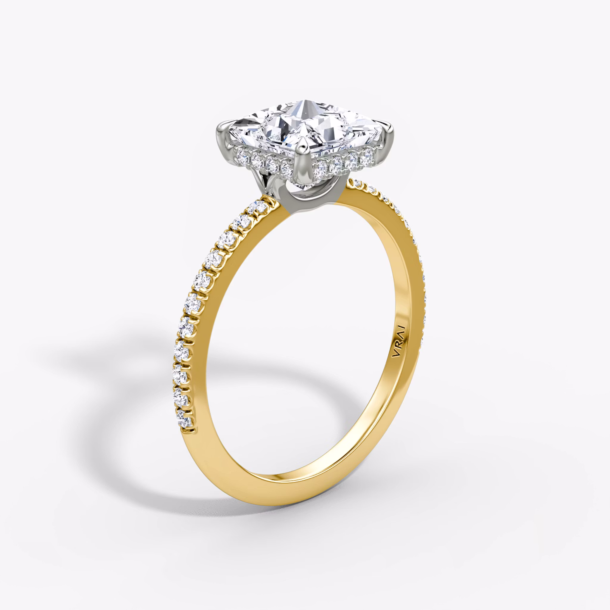 The Signature Princess | 18K Yellow Gold and Platinum