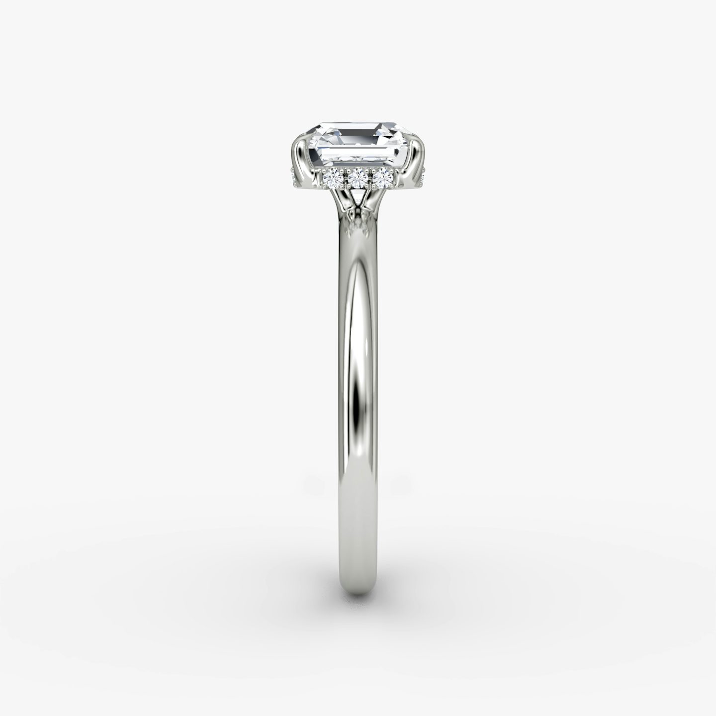 The Signature | Asscher | 18k | White Gold | bandAccent: Plain | bandWidth: large | hiddenHalo: yes | diamondOrientation: vertical | caratWeight: other