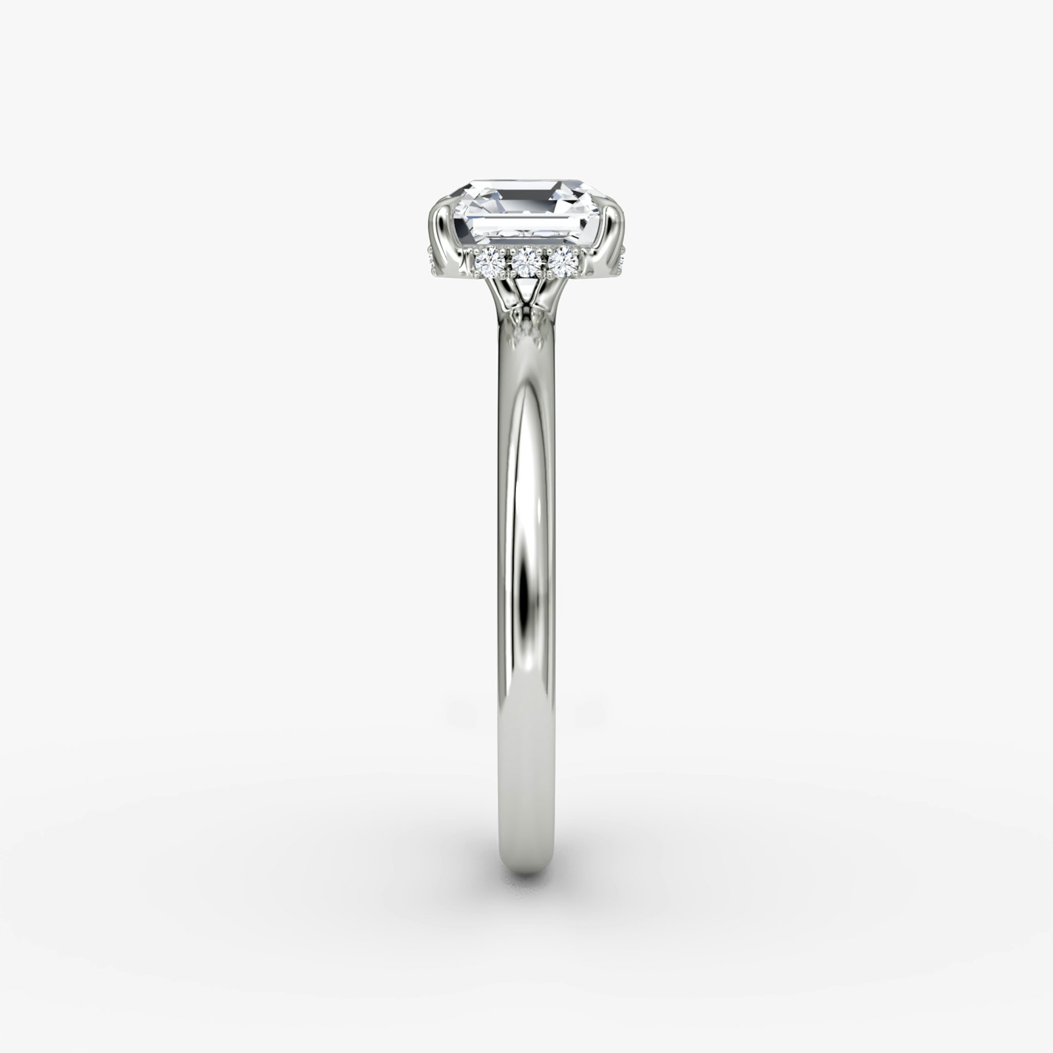 The Signature | Asscher | 18k | White Gold | bandAccent: Plain | bandWidth: large | hiddenHalo: yes | diamondOrientation: vertical | caratWeight: other