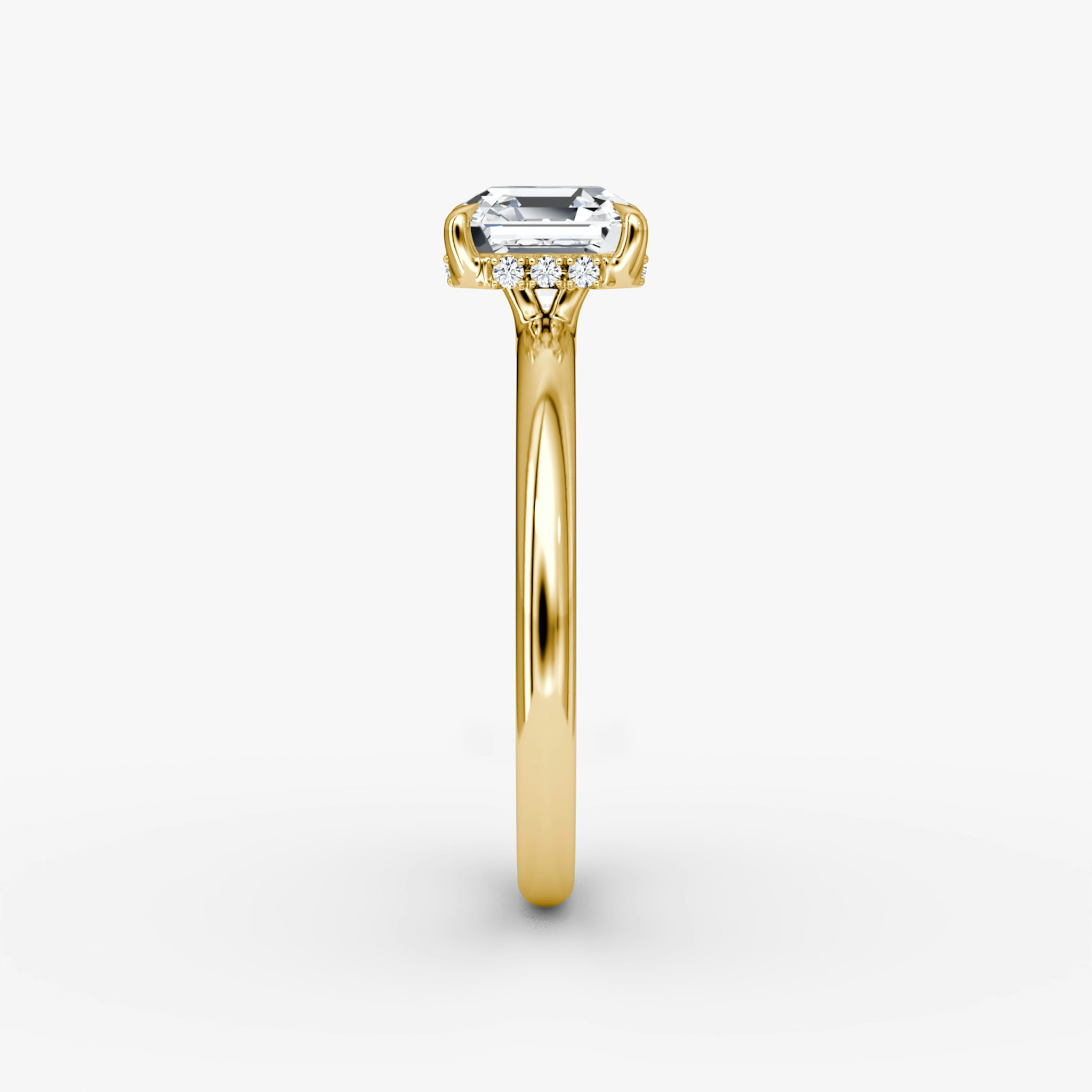 The Signature | Asscher | 18k | Yellow Gold | bandAccent: Plain | bandWidth: large | hiddenHalo: yes | diamondOrientation: vertical | caratWeight: other