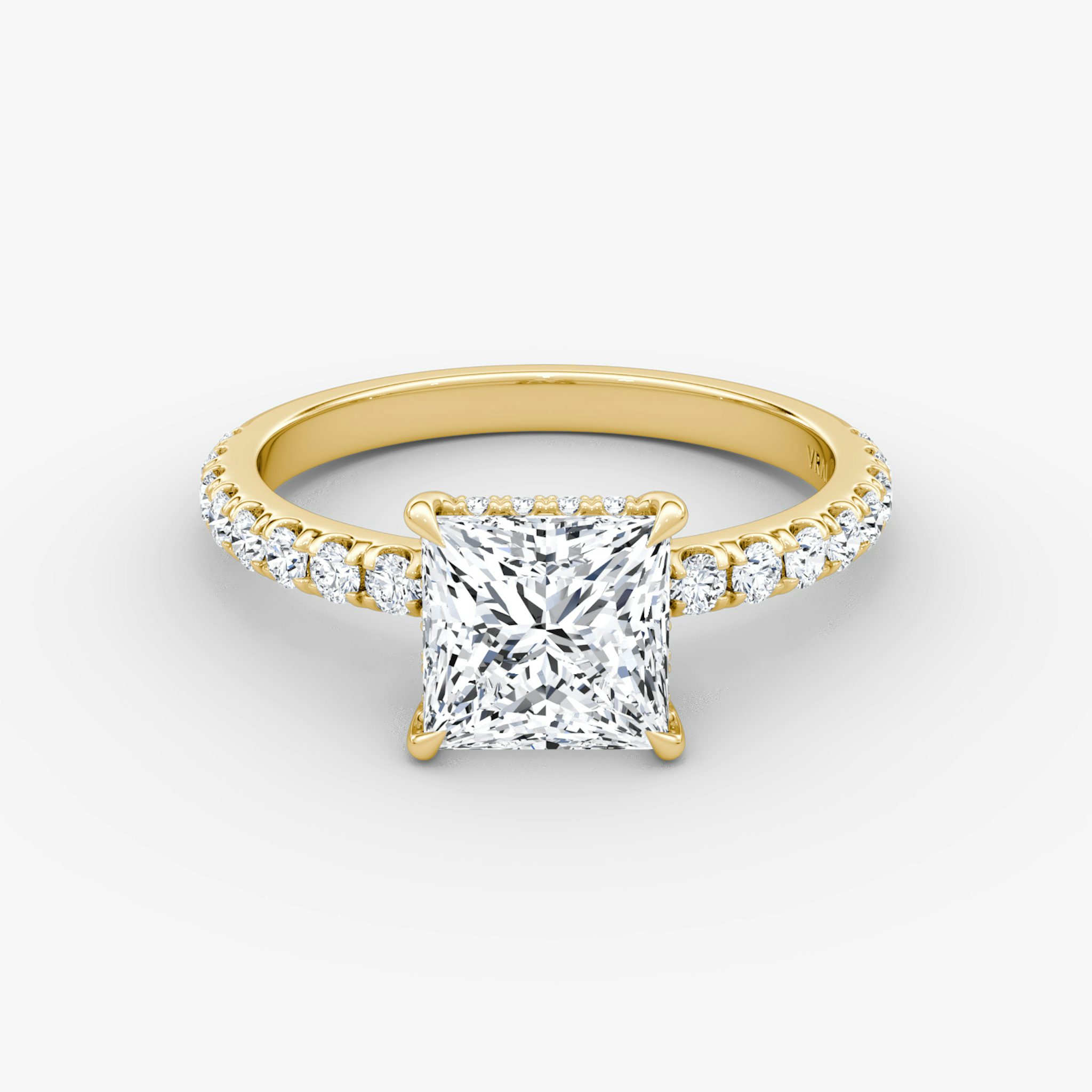 The Signature | Princess | 18k | Yellow Gold | bandAccent: Pavé | bandWidth: large | hiddenHalo: yes | diamondOrientation: vertical | caratWeight: other