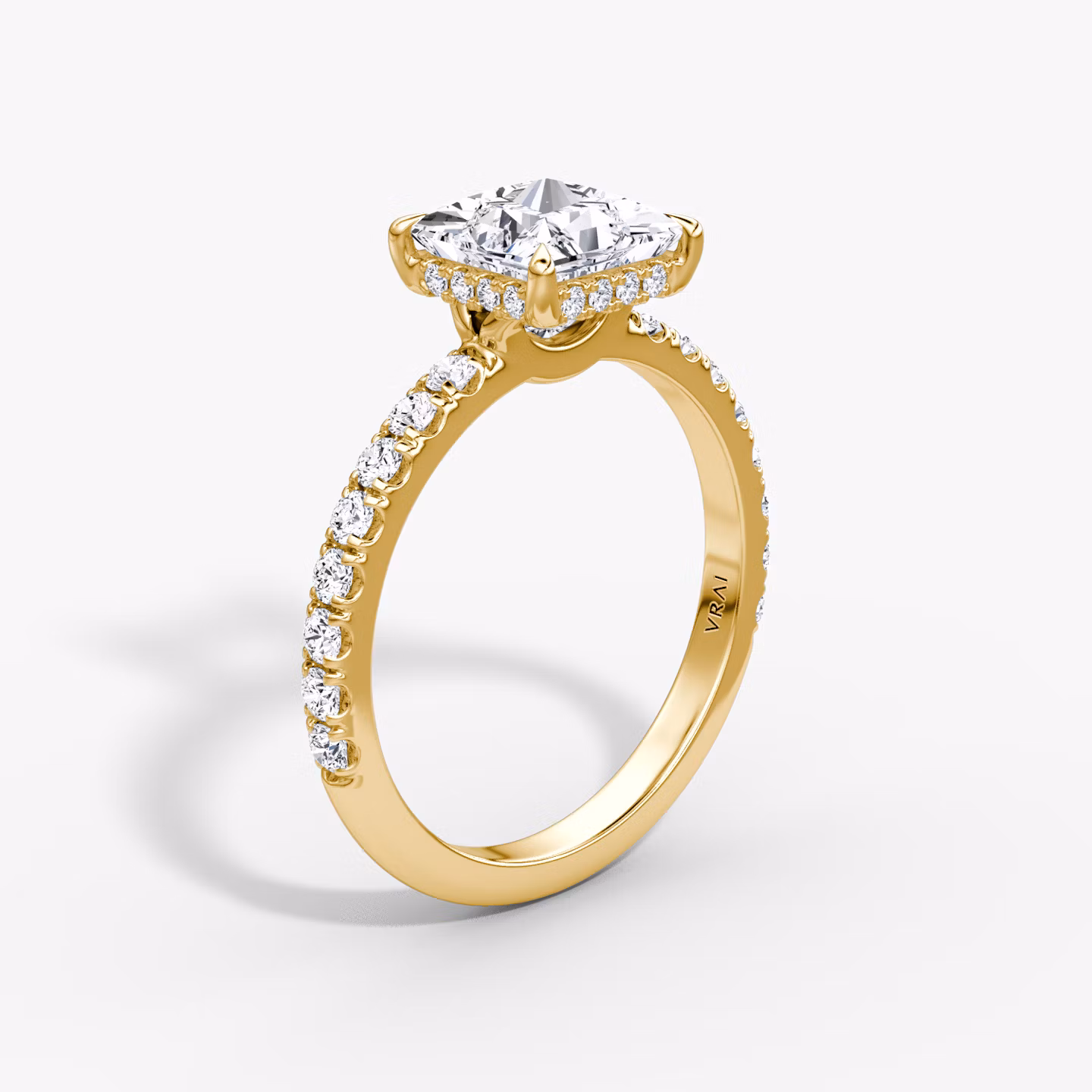 The Signature | Princess | 18k | Yellow Gold | bandAccent: Pavé | bandWidth: large | hiddenHalo: yes | diamondOrientation: vertical | caratWeight: other