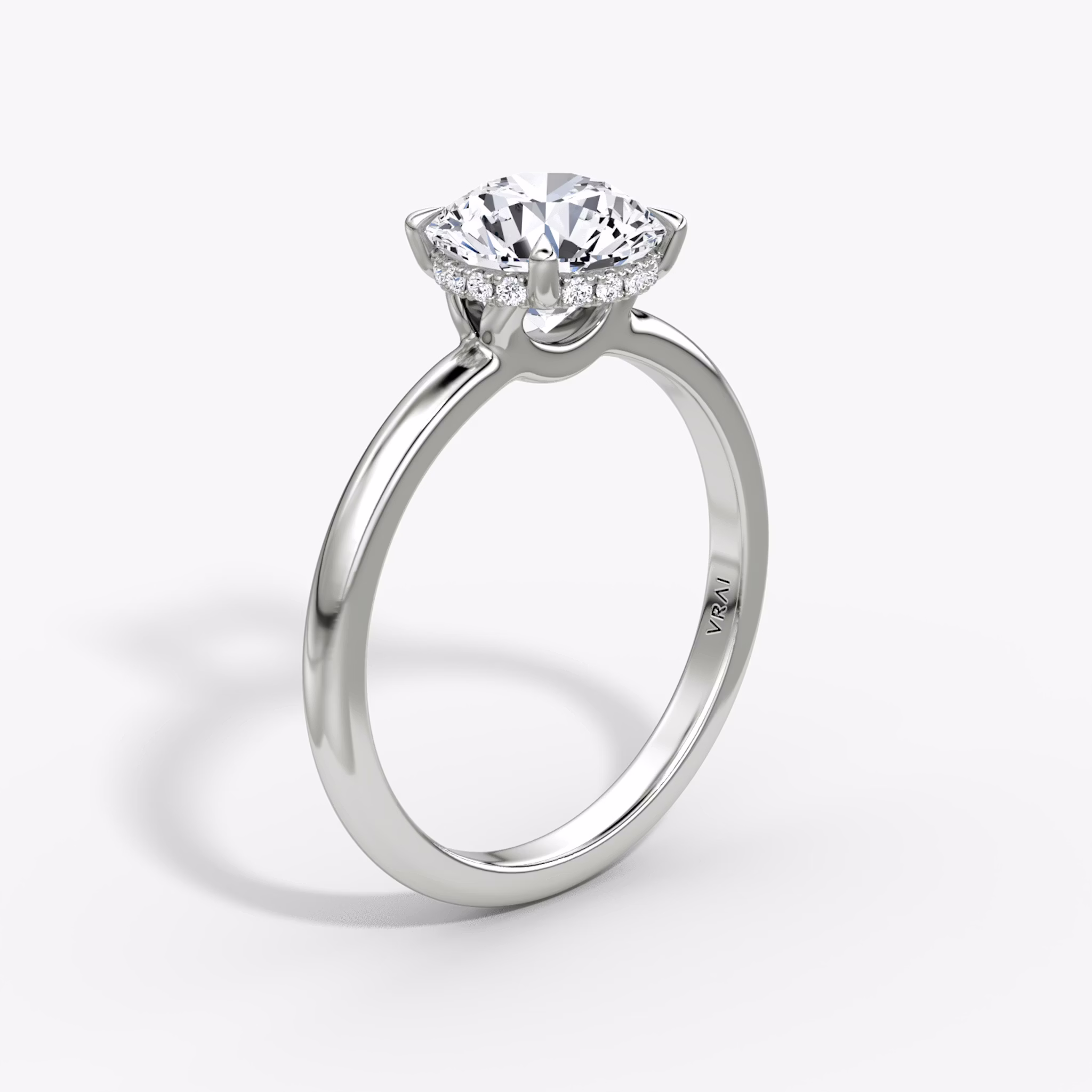 Signature | Rund | 18k | Weißgold | bandAccent: Ohne Pavé-Besatz | bandWidth: large | caratWeight: 1.5ct | hiddenHalo: yes | diamondOrientation: vertical