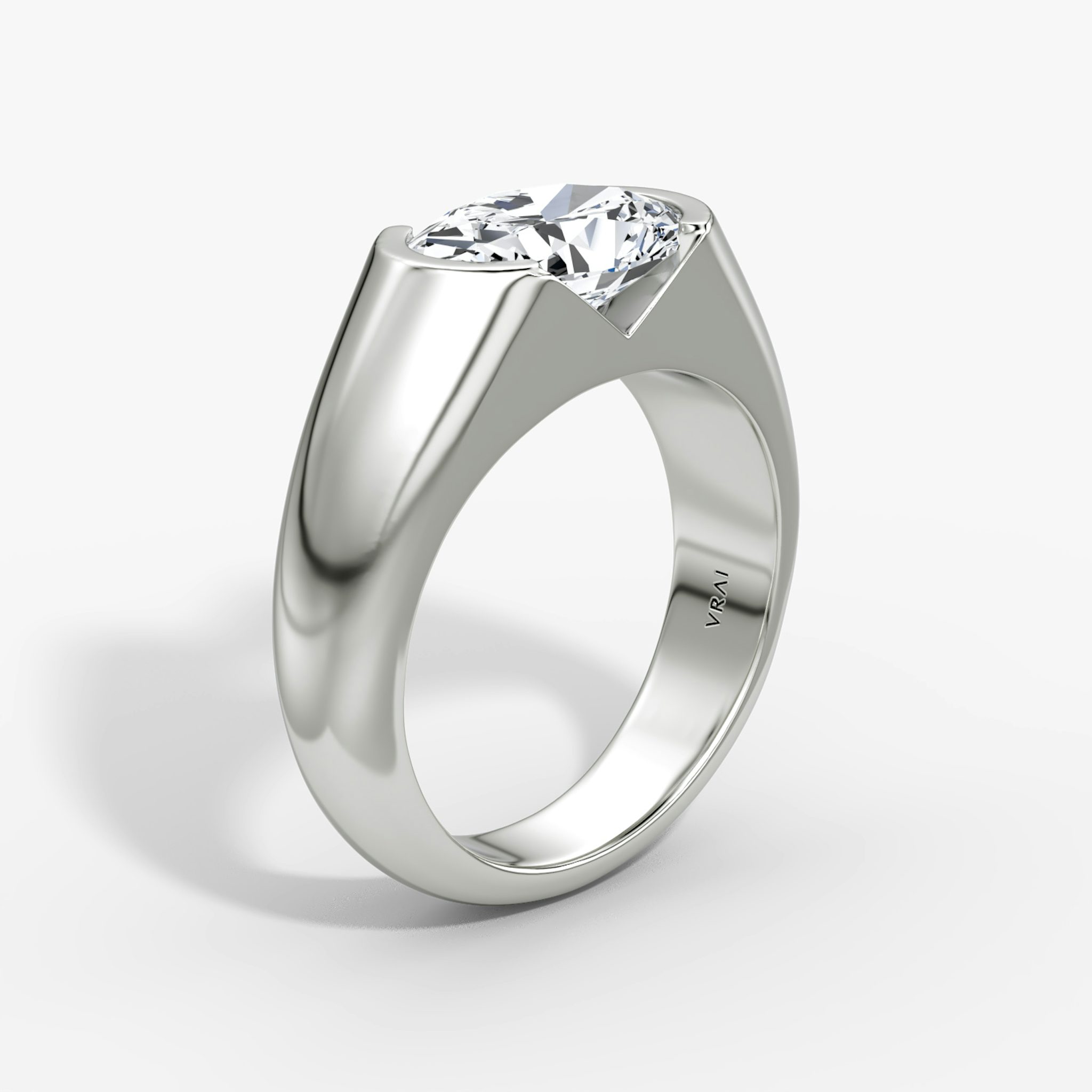 The Statement Signet | Oval | 18k | White Gold | bandAccent: Plain | diamondOrientation: vertical | caratWeight: other