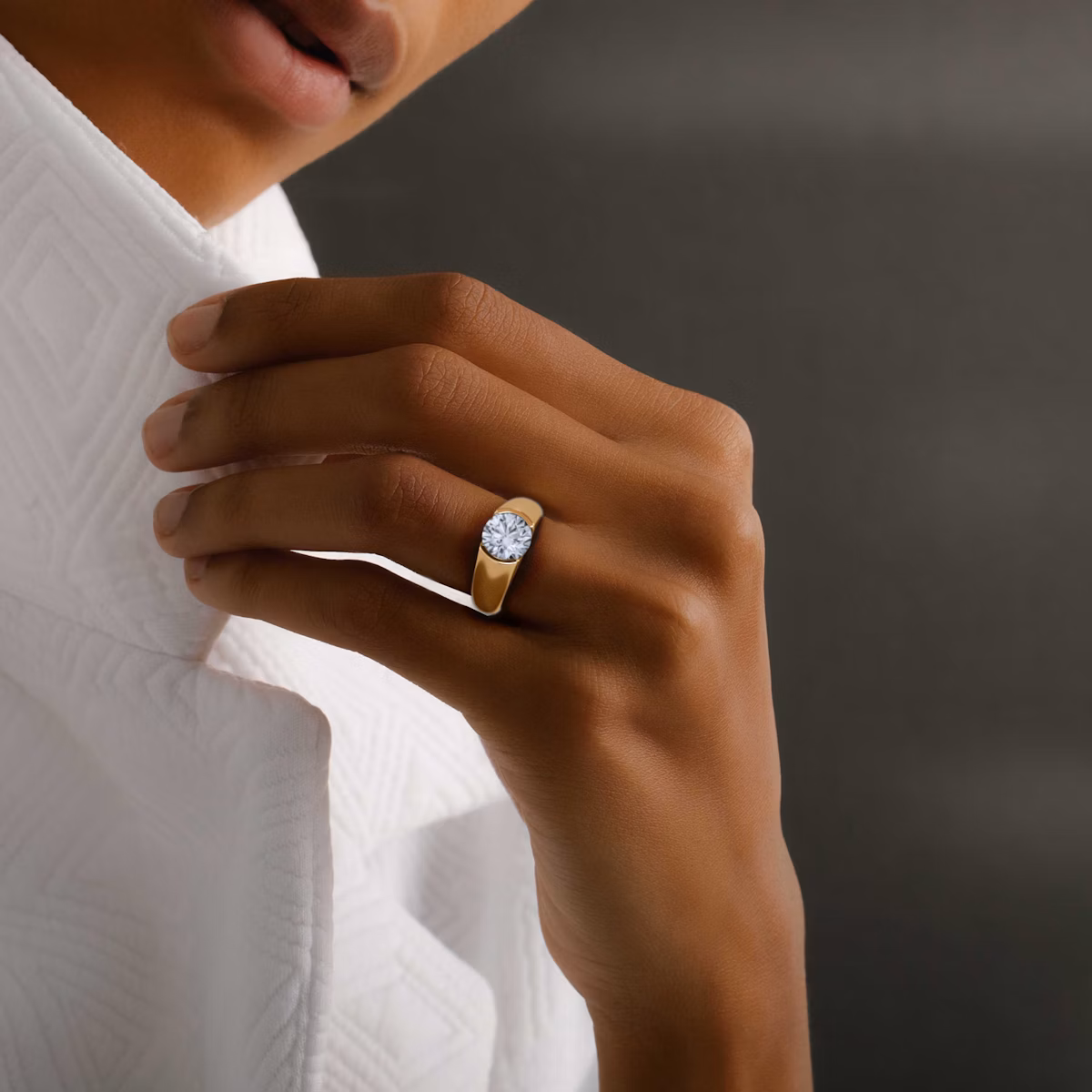The Statement Signet | Round Brilliant | 14k | Rose Gold | bandAccent: Plain | caratWeight: other | diamondOrientation: vertical