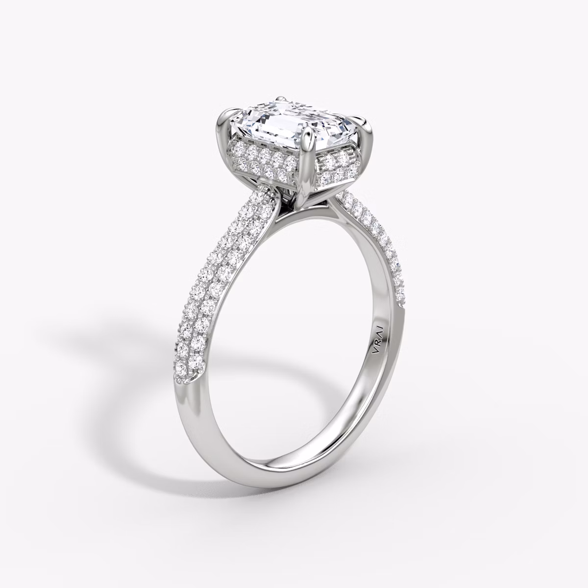 The Regal Pavé Dome | Emerald | 18k | White Gold | bandAccent: Pavé | diamondOrientation: vertical | caratWeight: other