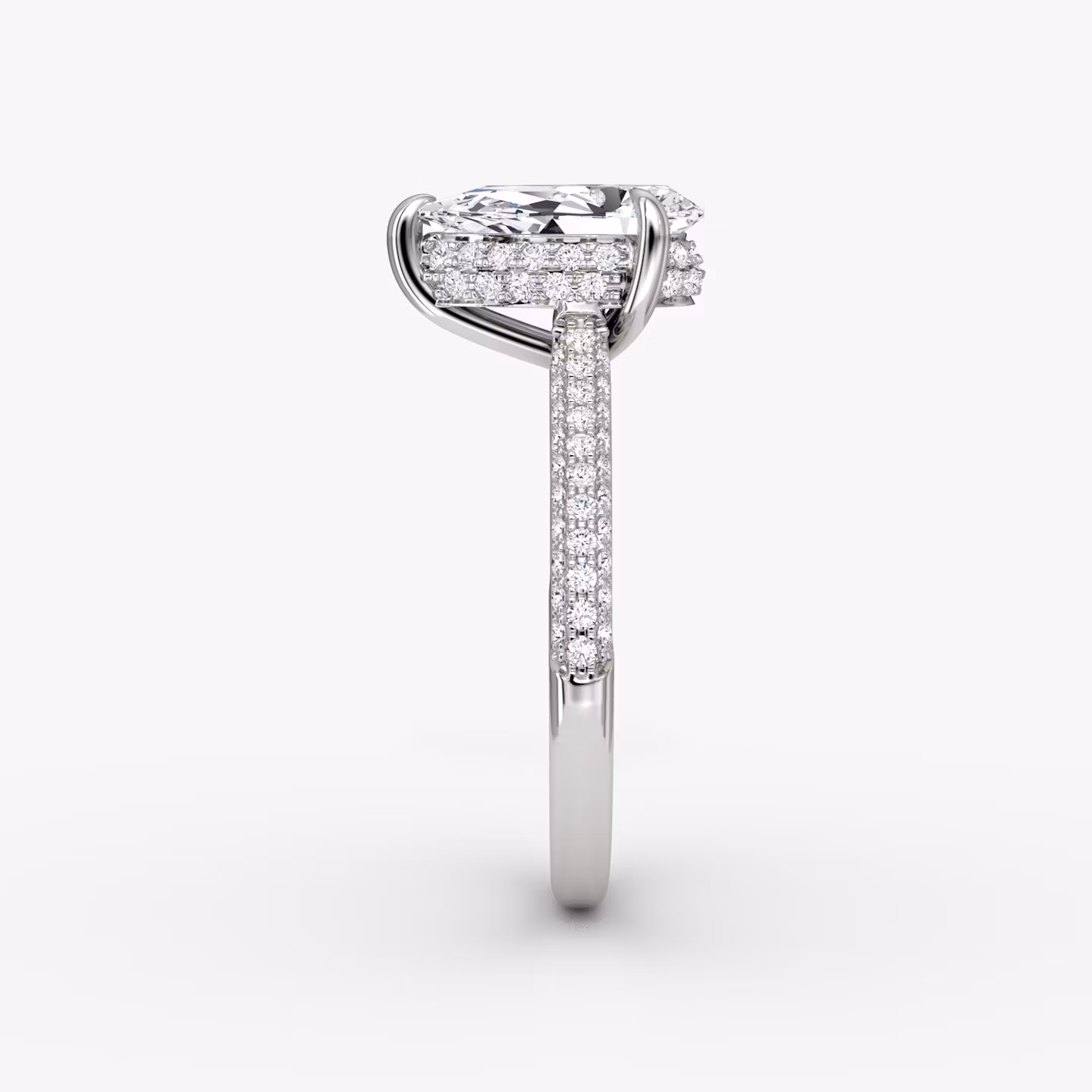 Anillo de compromiso Regal Pavé Dome | Pera | Platino | bandAccent: Pavé | diamondOrientation: vertical | caratWeight: other