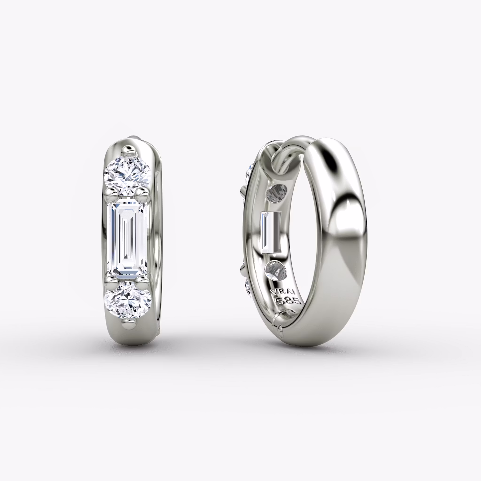 Pendiente de Aro Three Stone Huggie Brillante | White Gold